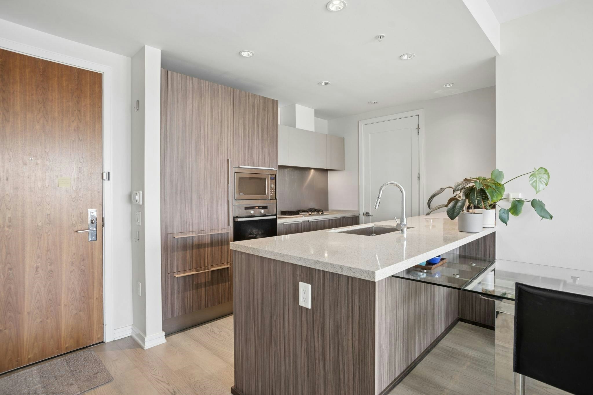 906-181 W 1st Avenue, Vancouver, BC, V5Y 0E3 - 3