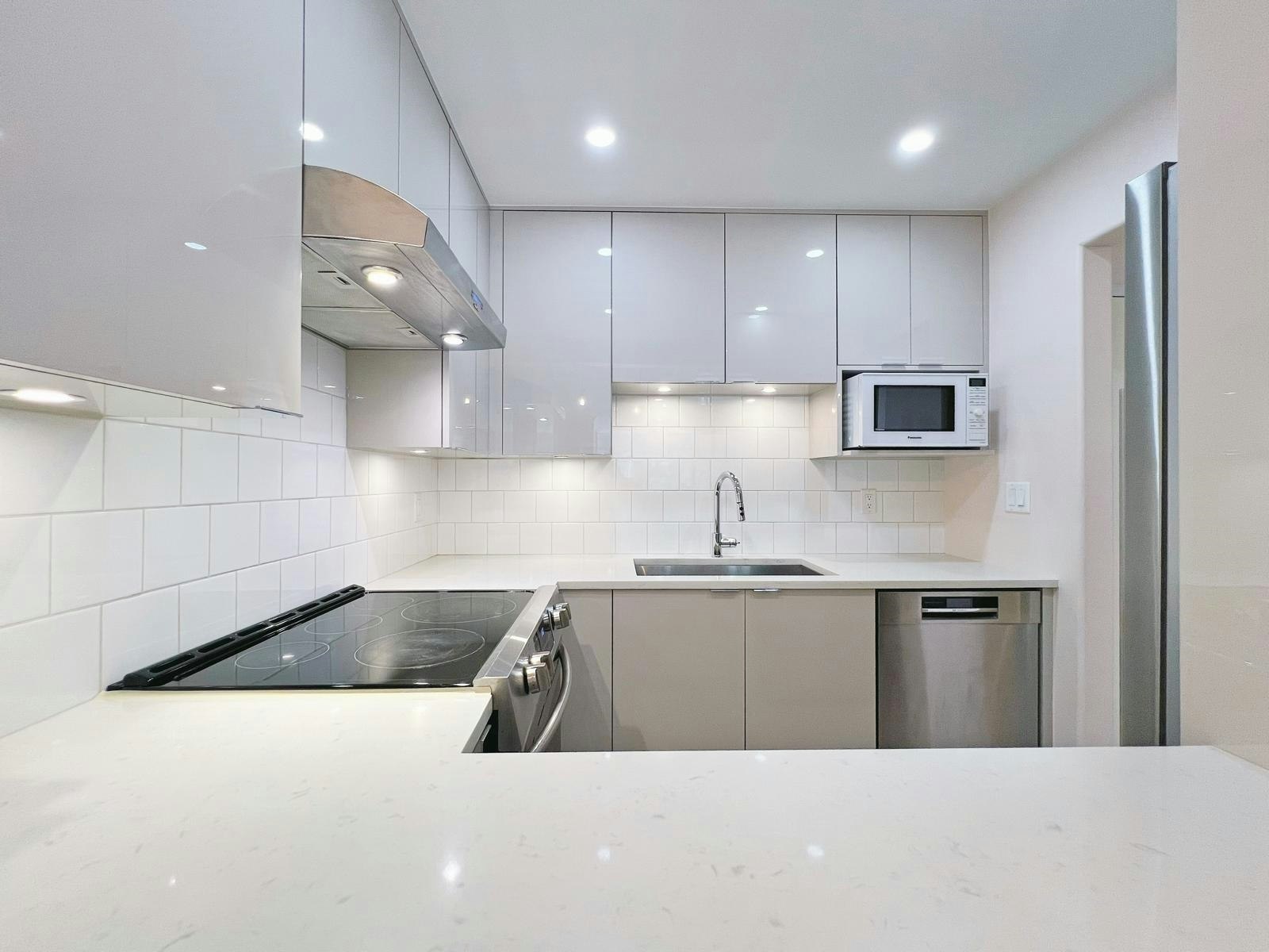 8120 Bennett Road, Richmond, BC, V6Y 1N5 - 6