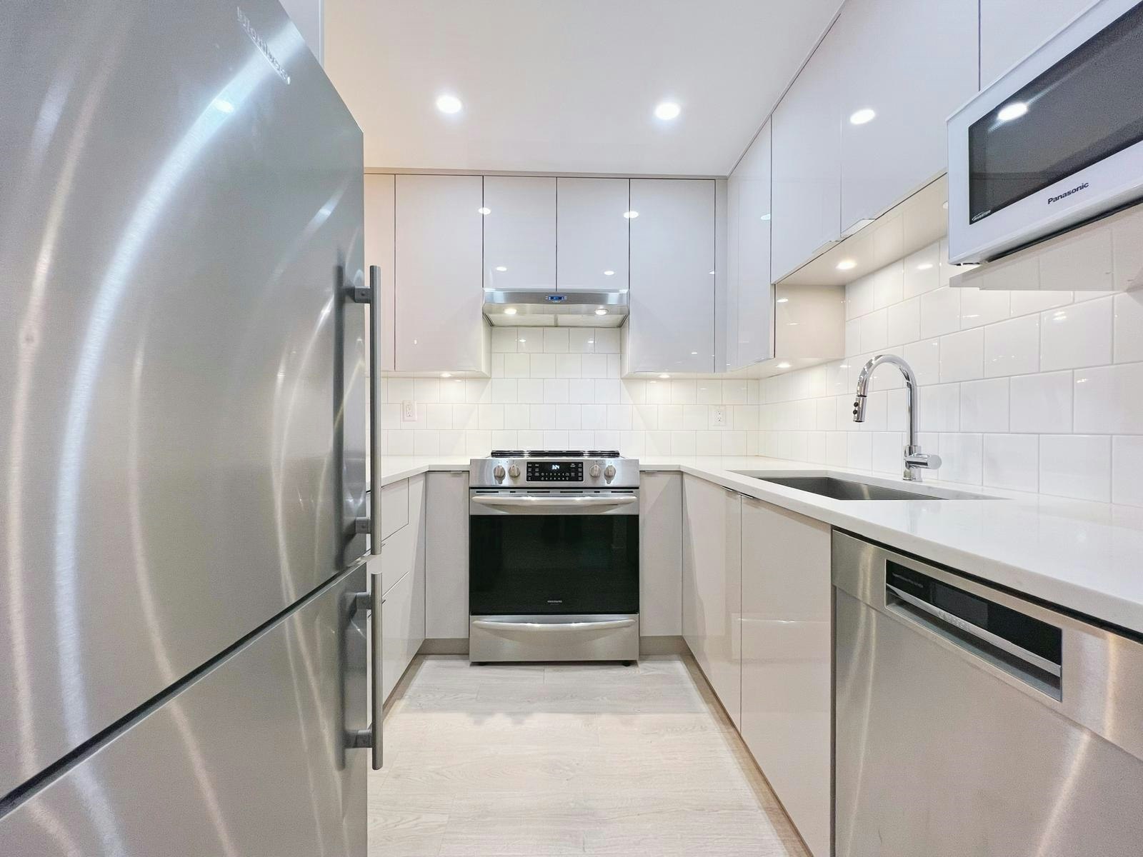 8120 Bennett Road, Richmond, BC, V6Y 1N5 - 5