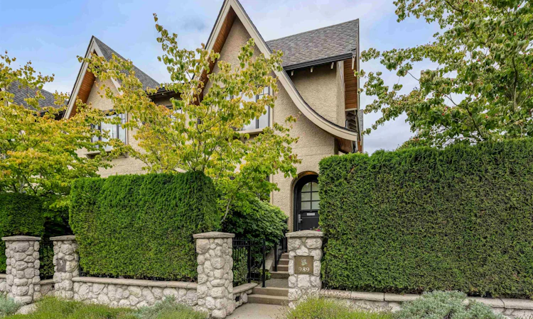 989 W 38th Avenue