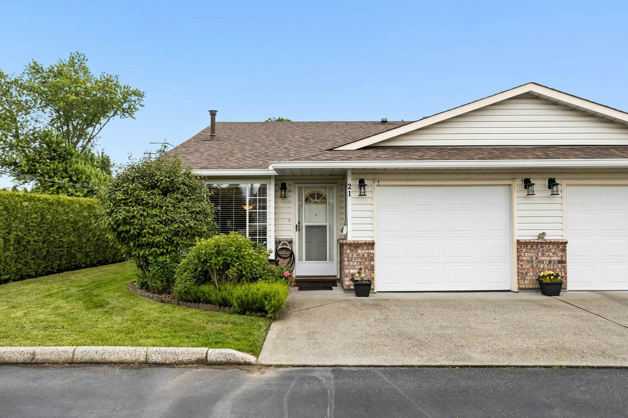 21-12276 189a Street, Pitt Meadows, BC, V3Y 2G2