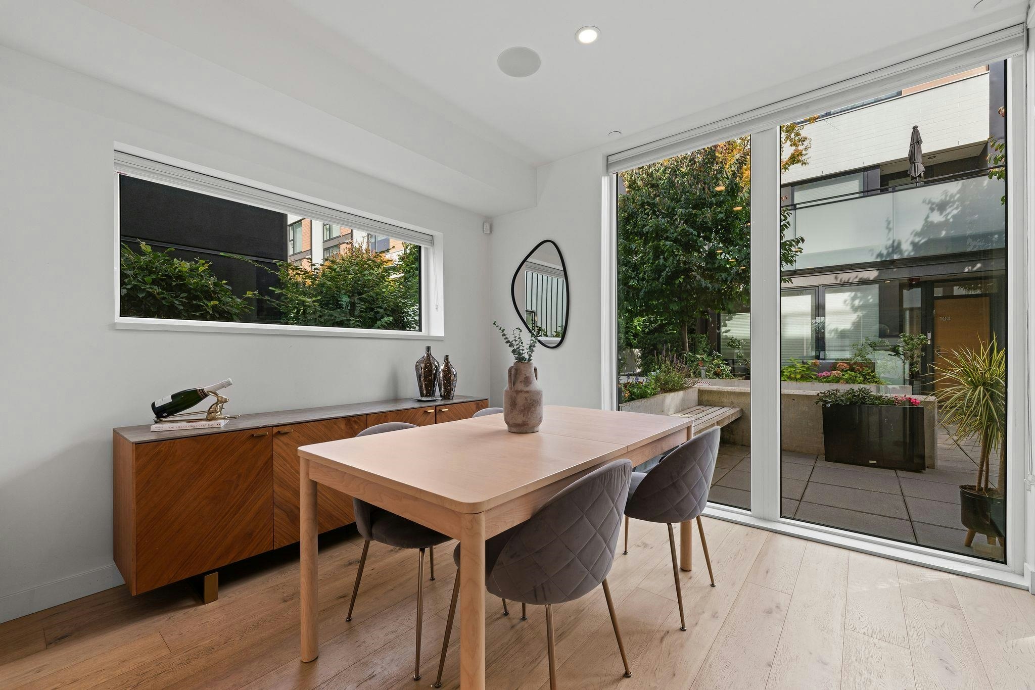 125-649 E 3rd Street, North Vancouver, BC, V7L 1G6 - 3