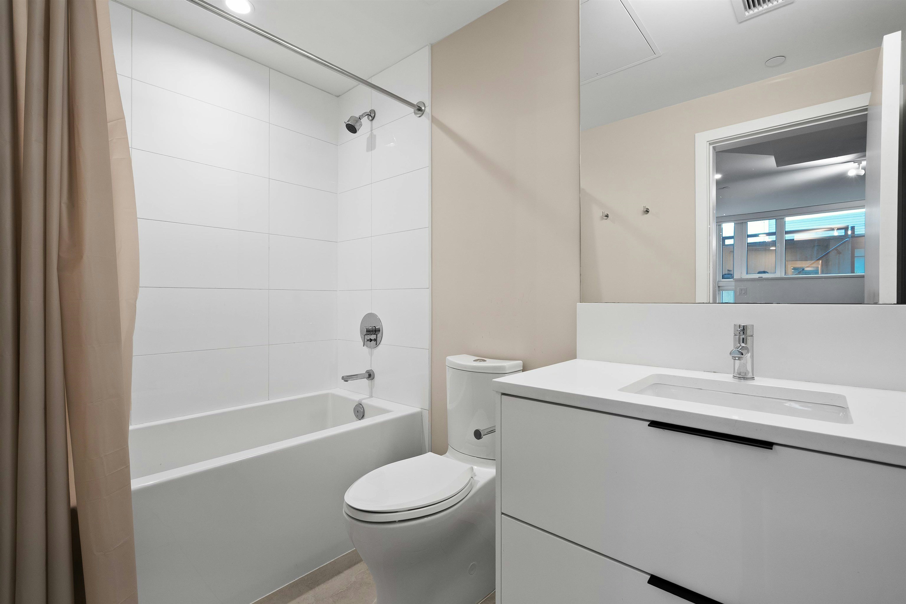 125-649 E 3rd Street, North Vancouver, BC, V7L 1G6 - 32