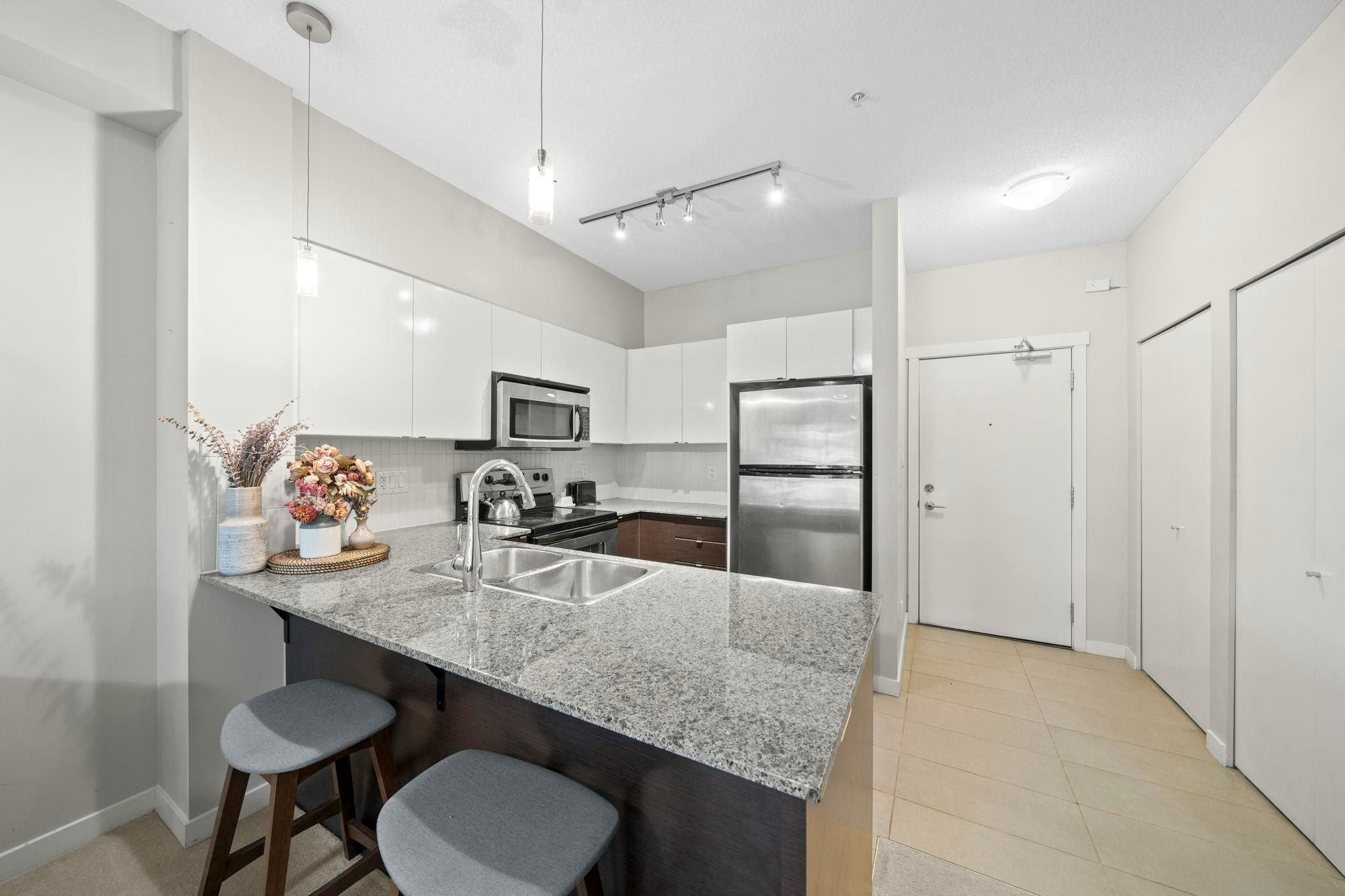 216-13733 107a Avenue, Surrey, BC, V3T 0B7