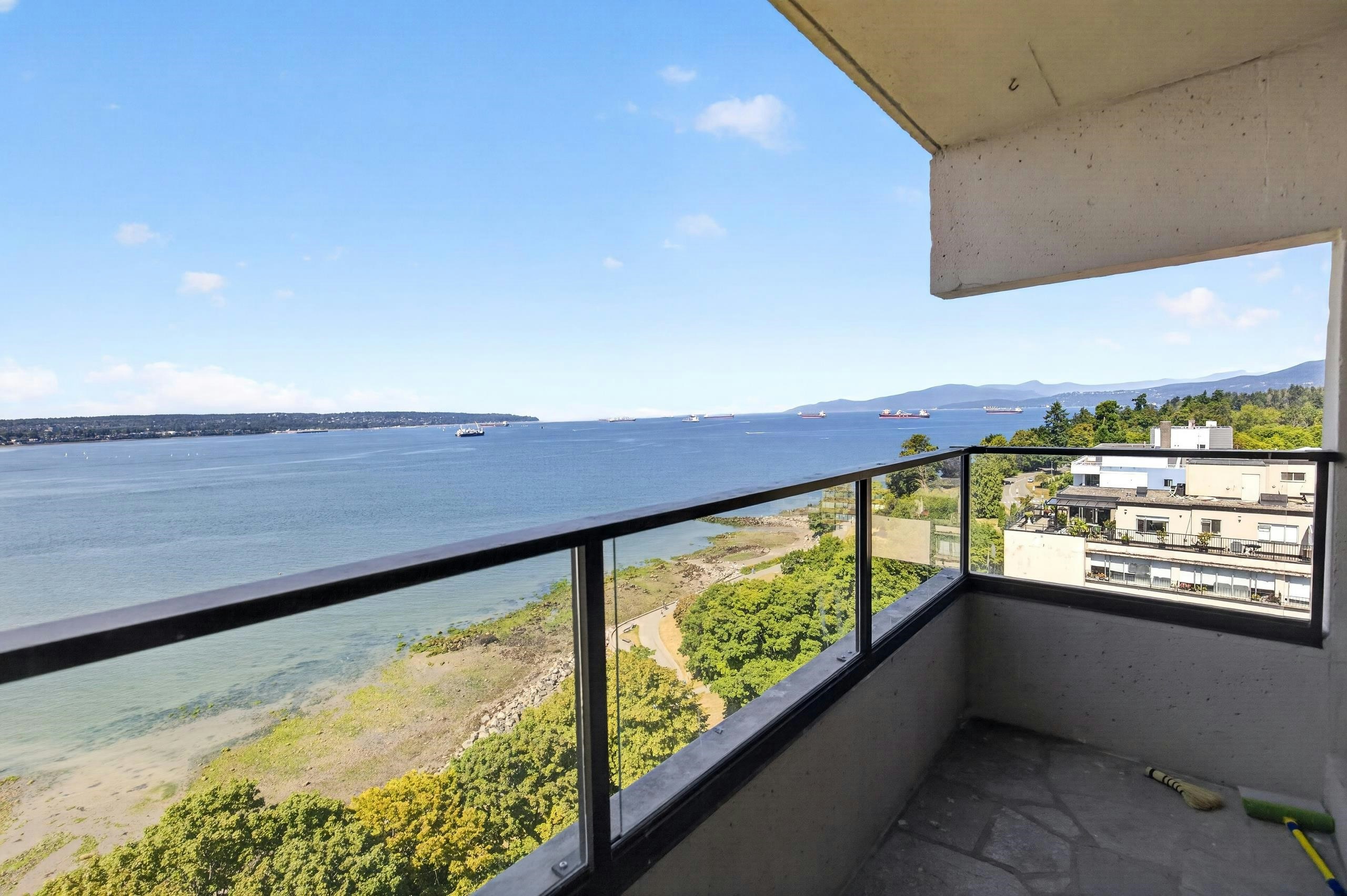 1402-1995 Beach Avenue, Vancouver, BC, V6G 2Y3 - 14
