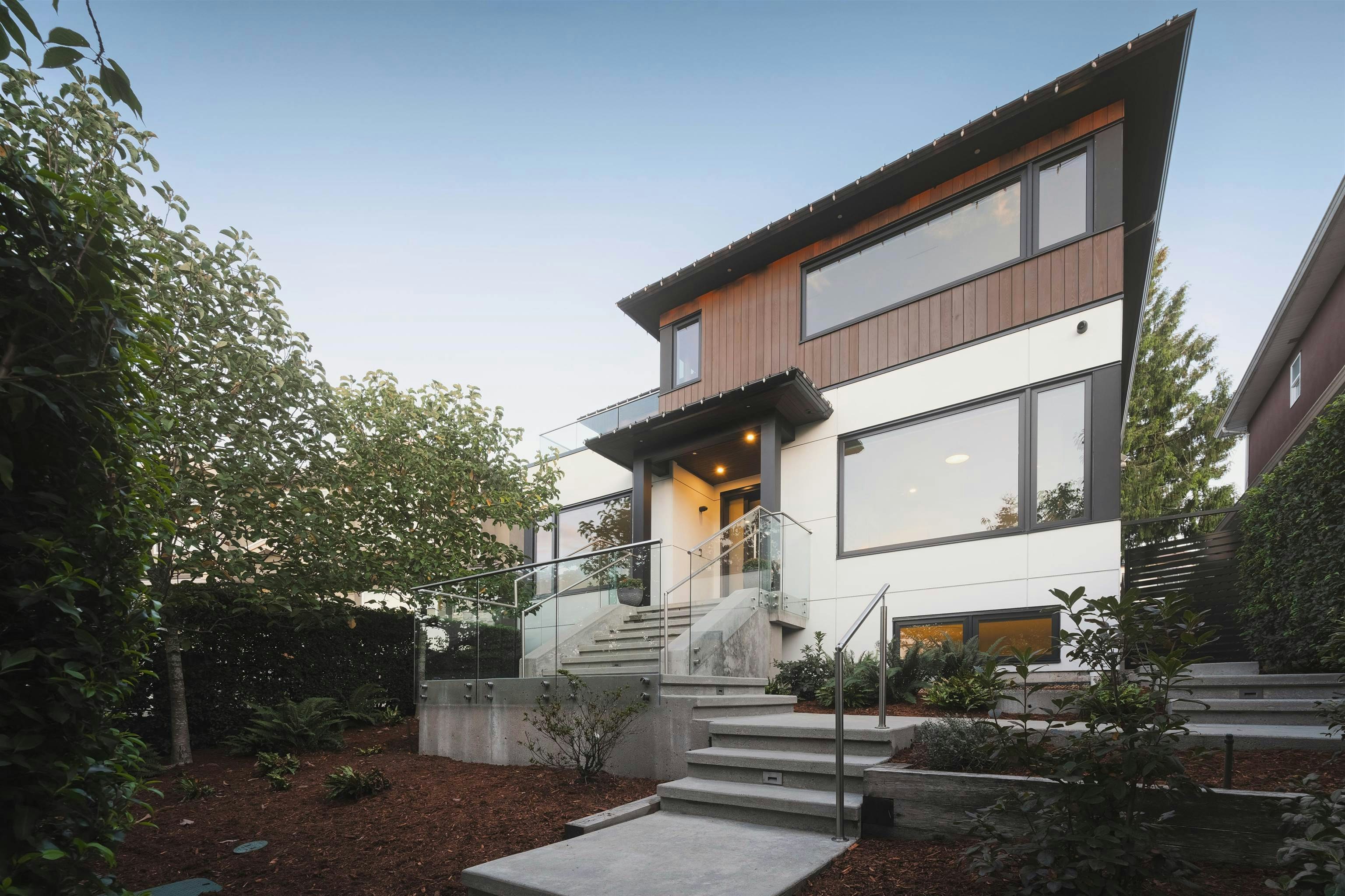 50 Dieppe Place, Vancouver, BC, V5M 4A3