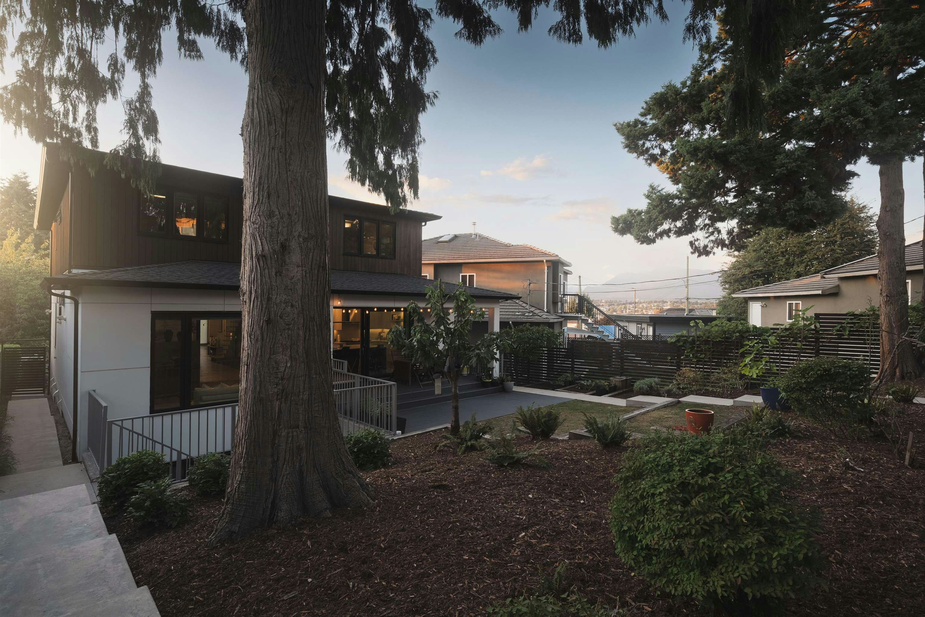 50 Dieppe Place, Vancouver, BC, V5M 4A3 - 34