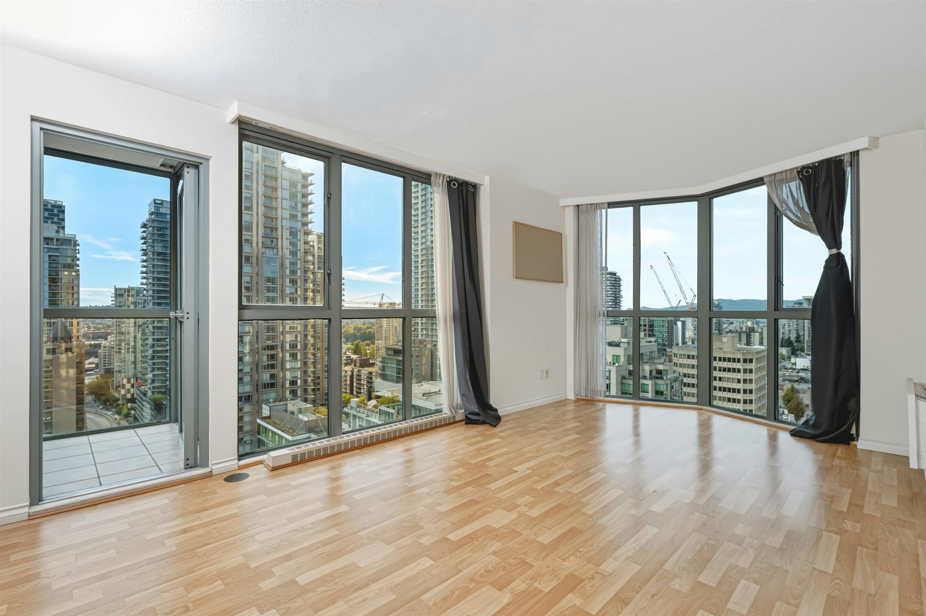 2401-1188 Howe Street - 4