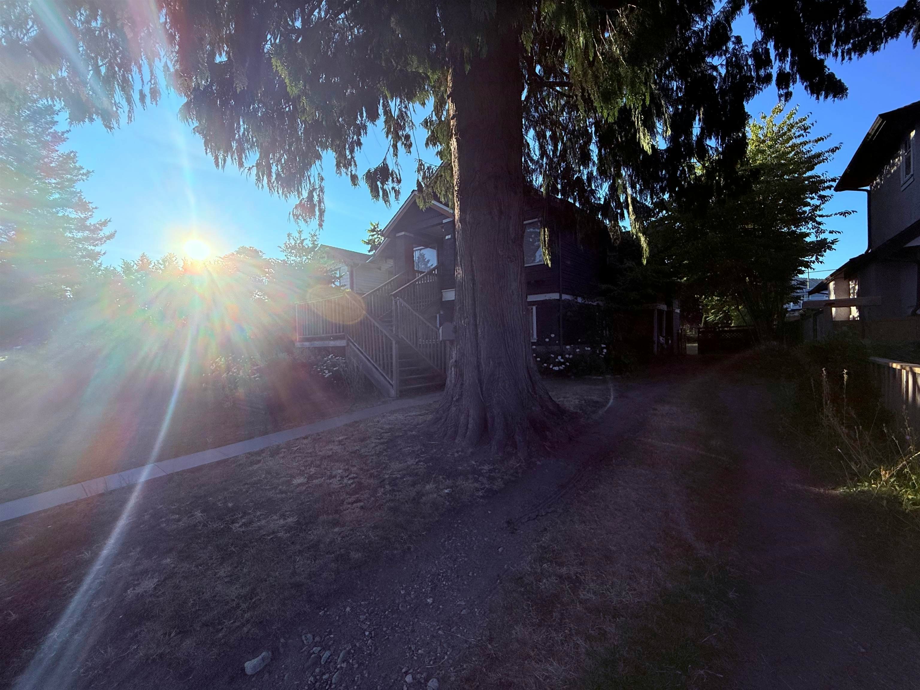 732 E 13th Street, North Vancouver, BC, V7L 2M7 - 28