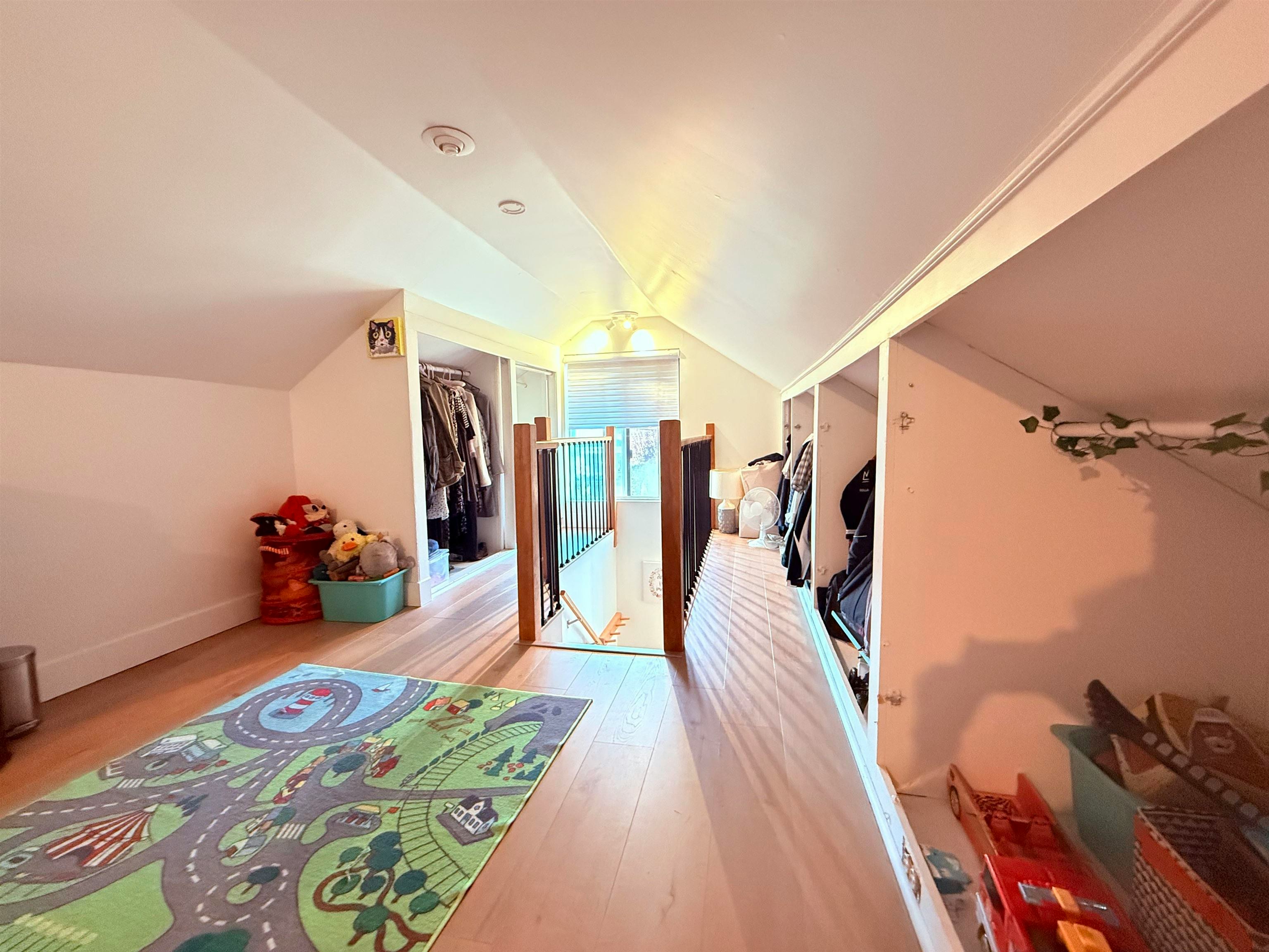 732 E 13th Street, North Vancouver, BC, V7L 2M7 - 11