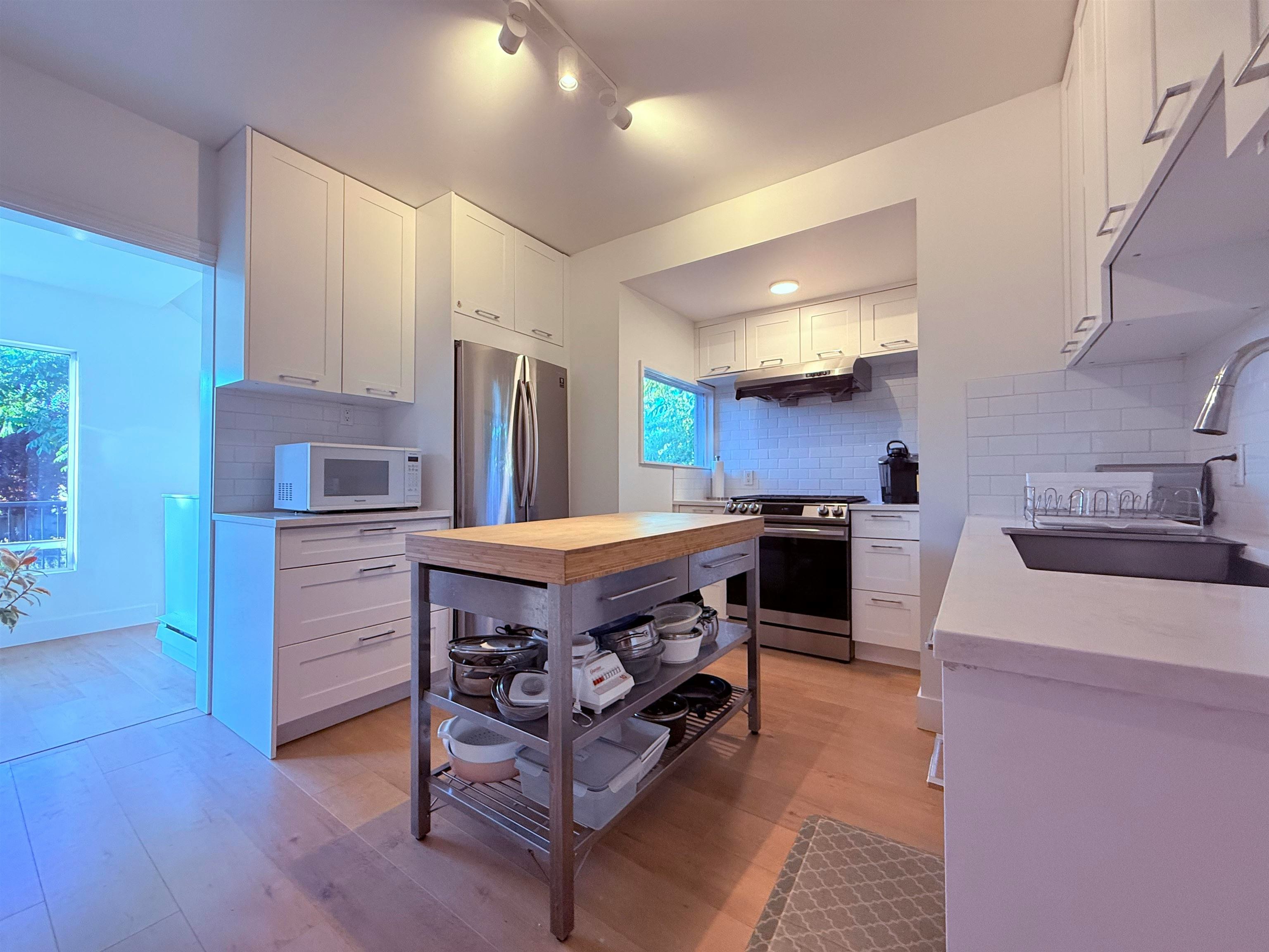 732 E 13th Street, North Vancouver, BC, V7L 2M7 - 5