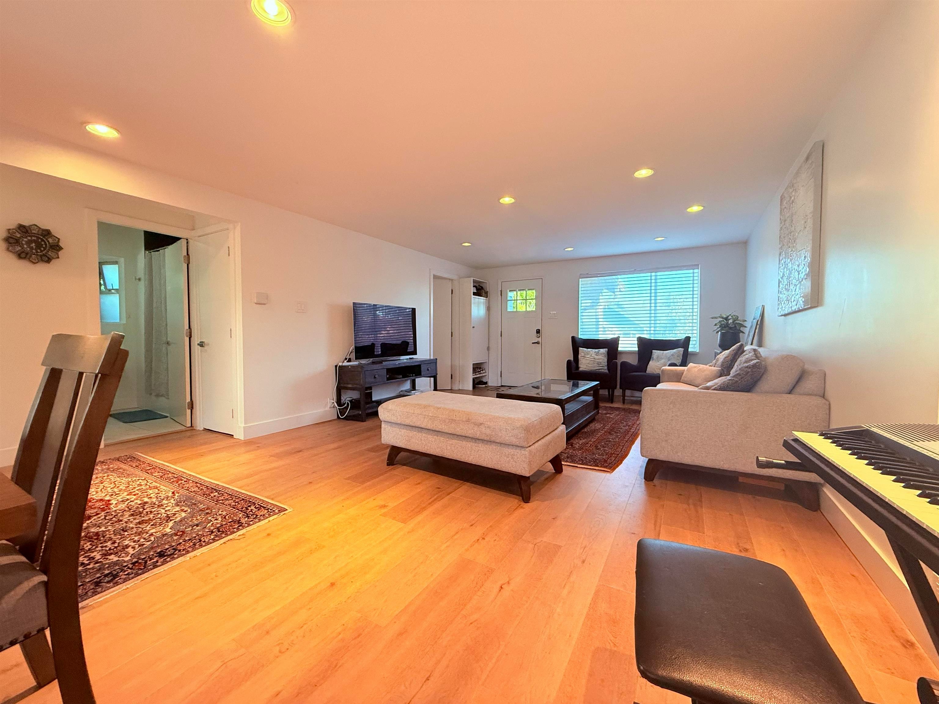 732 E 13th Street, North Vancouver, BC, V7L 2M7 - 2