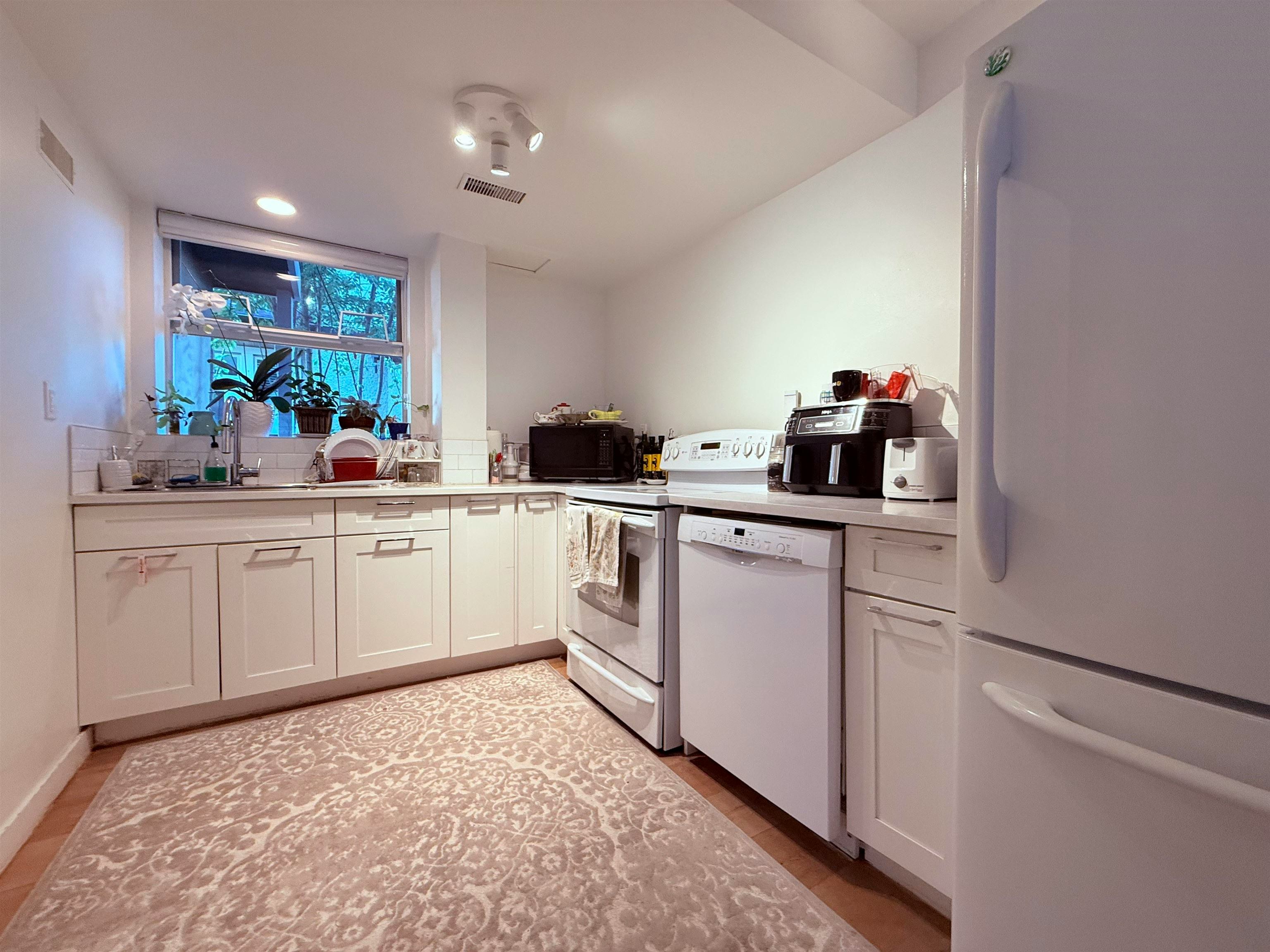732 E 13th Street, North Vancouver, BC, V7L 2M7 - 17