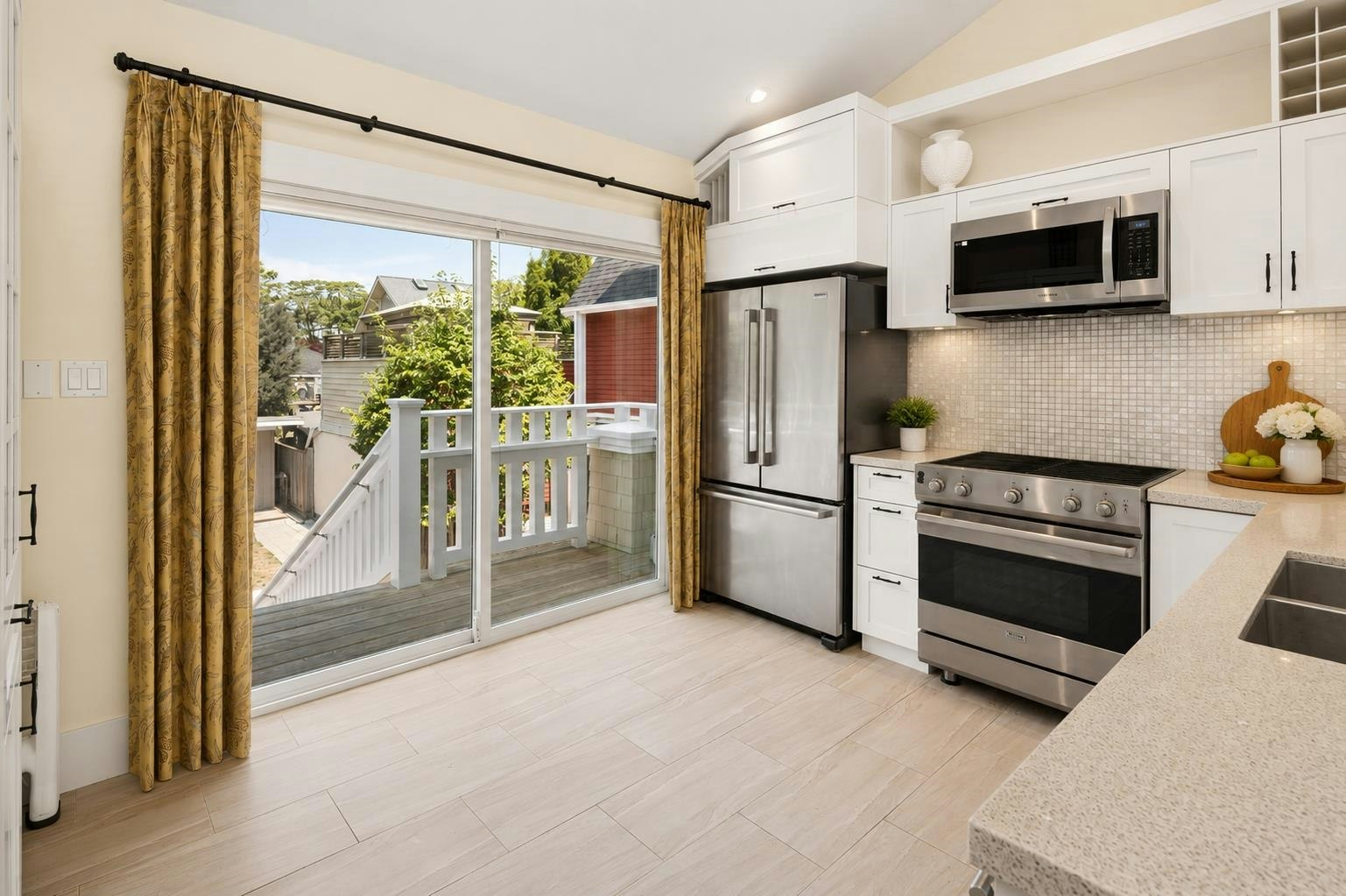 3541 W 8th Avenue, Vancouver, BC, V6R 1Y8 - 17
