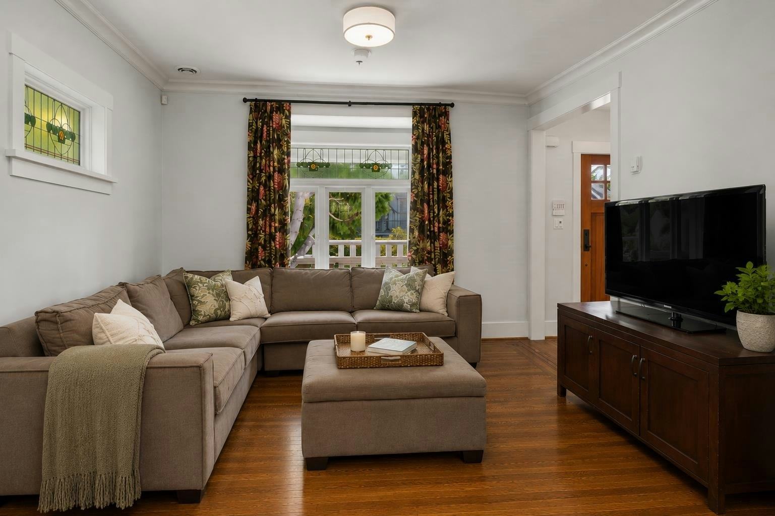 3541 W 8th Avenue, Vancouver, BC, V6R 1Y8 - 4
