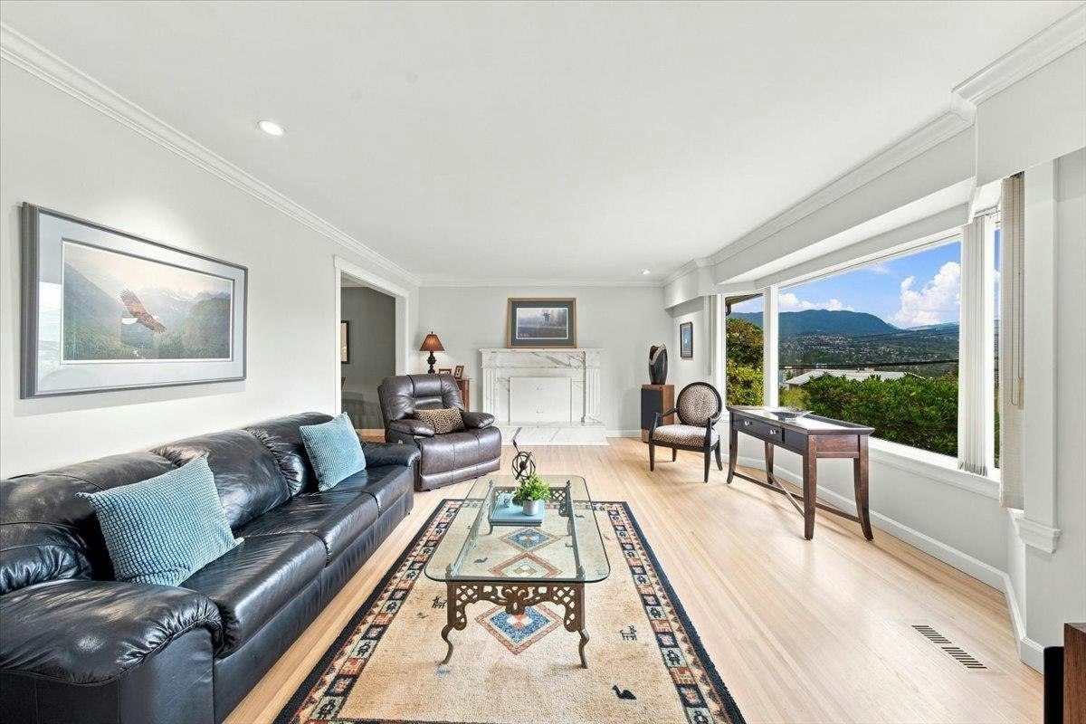 976 Corona Crescent - 4