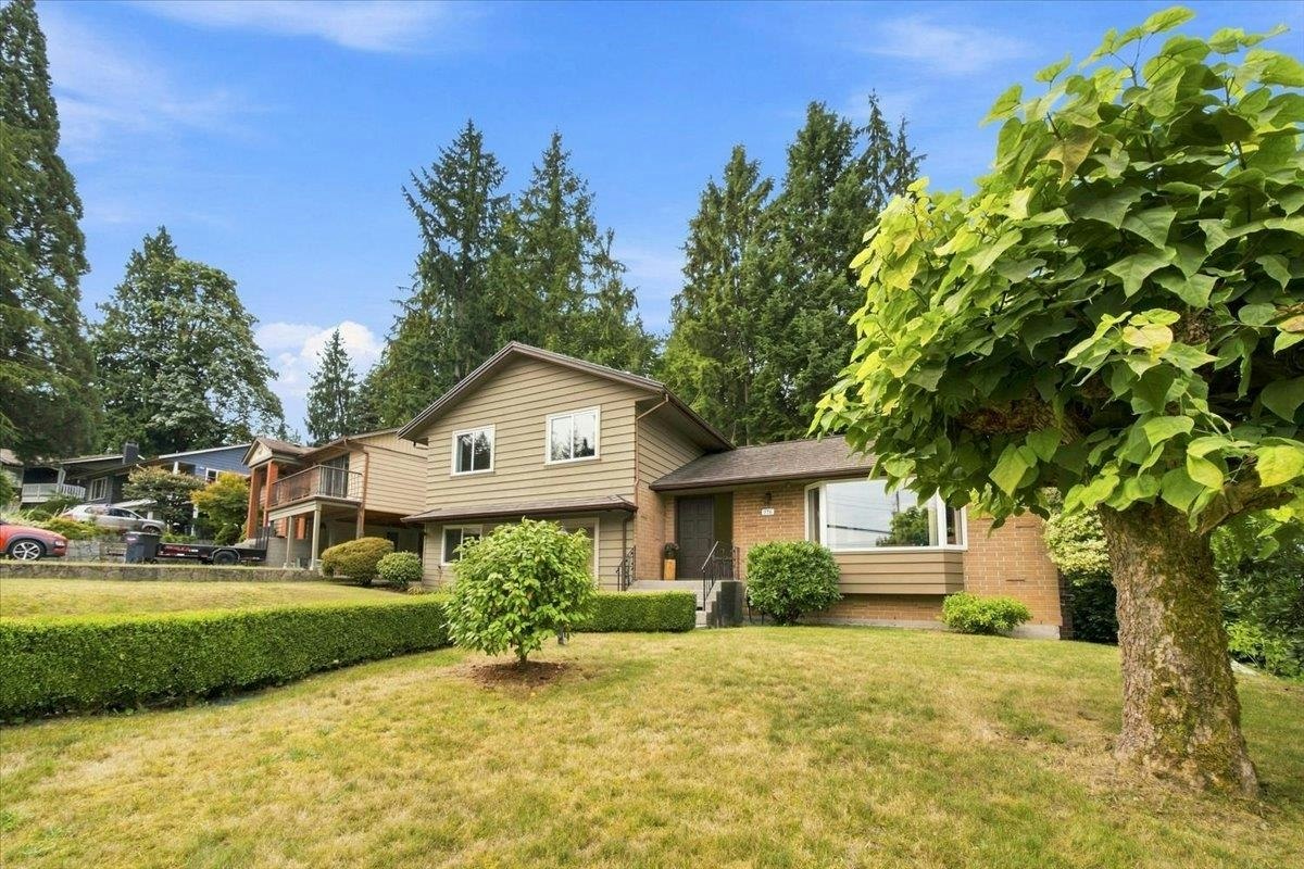 976 Corona Crescent - 2