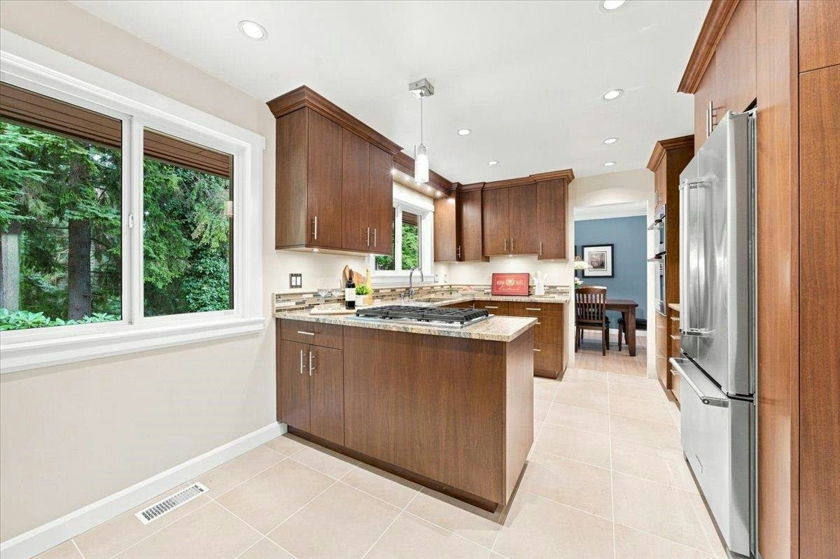 976 Corona Crescent, Coquitlam, BC, V3J 6Y9 - 9