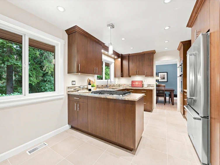 976 Corona Crescent, Coquitlam, BC, V3J 6Y9 - 9