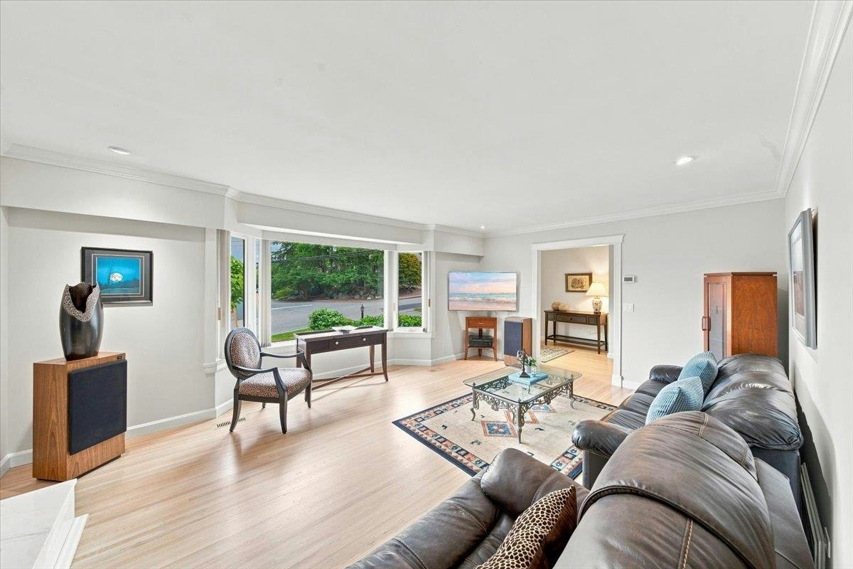 976 Corona Crescent - 5