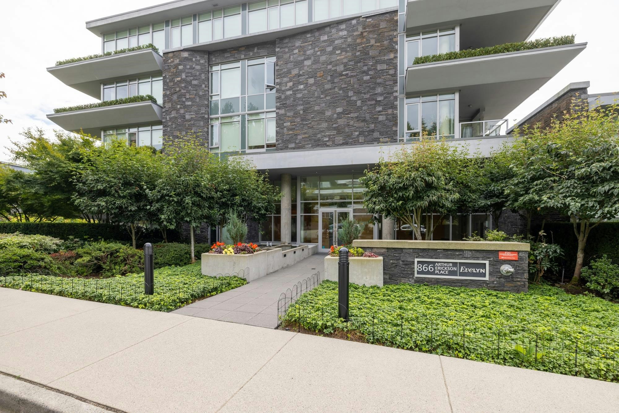 303-866 Arthur Erickson Place, West Vancouver, BC, V7T 0B2 - 36