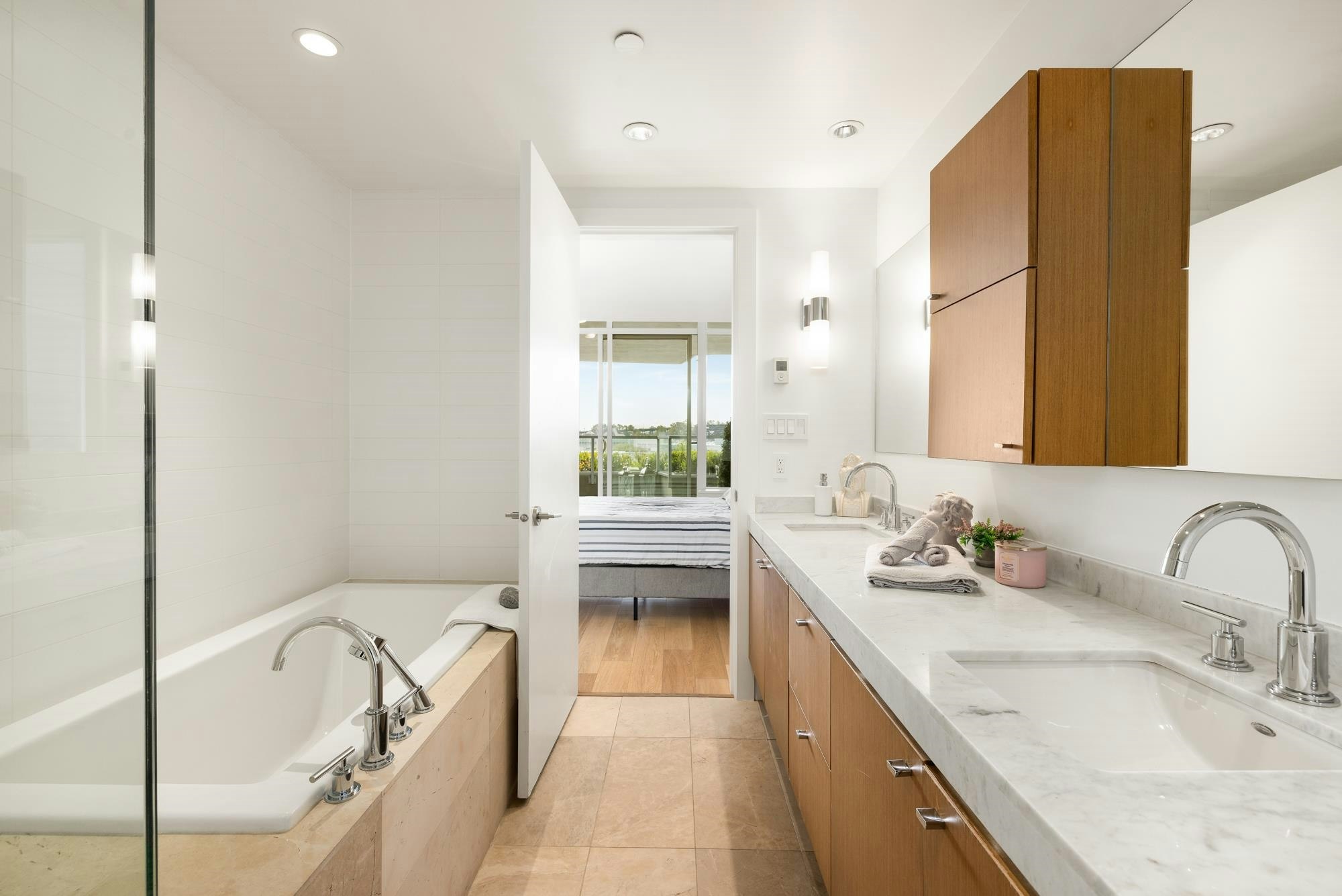 303-866 Arthur Erickson Place, West Vancouver, BC, V7T 0B2 - 19