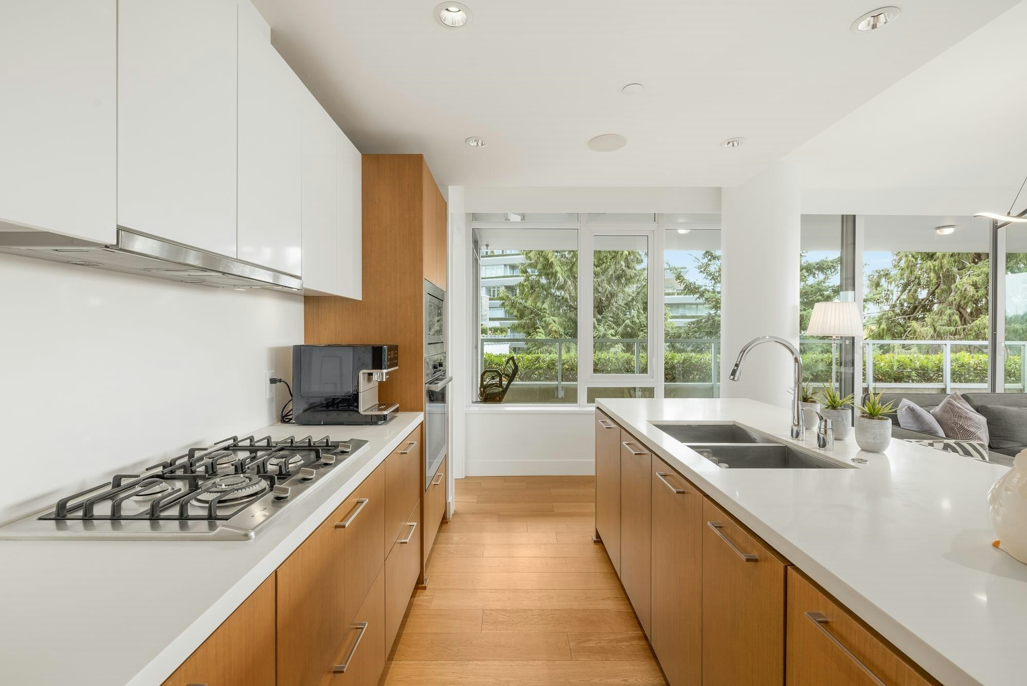 303-866 Arthur Erickson Place, West Vancouver, BC, V7T 0B2 - 10
