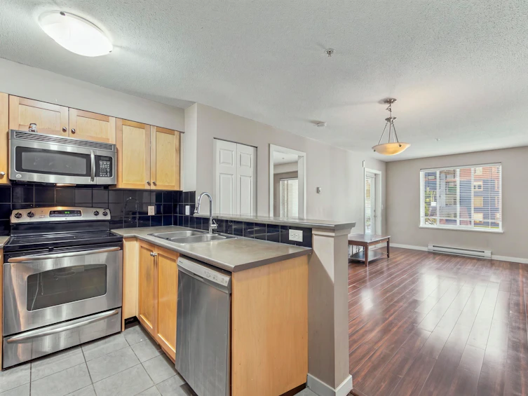 3318-240 Sherbrooke Street, New Westminster, BC, V3L 3M2