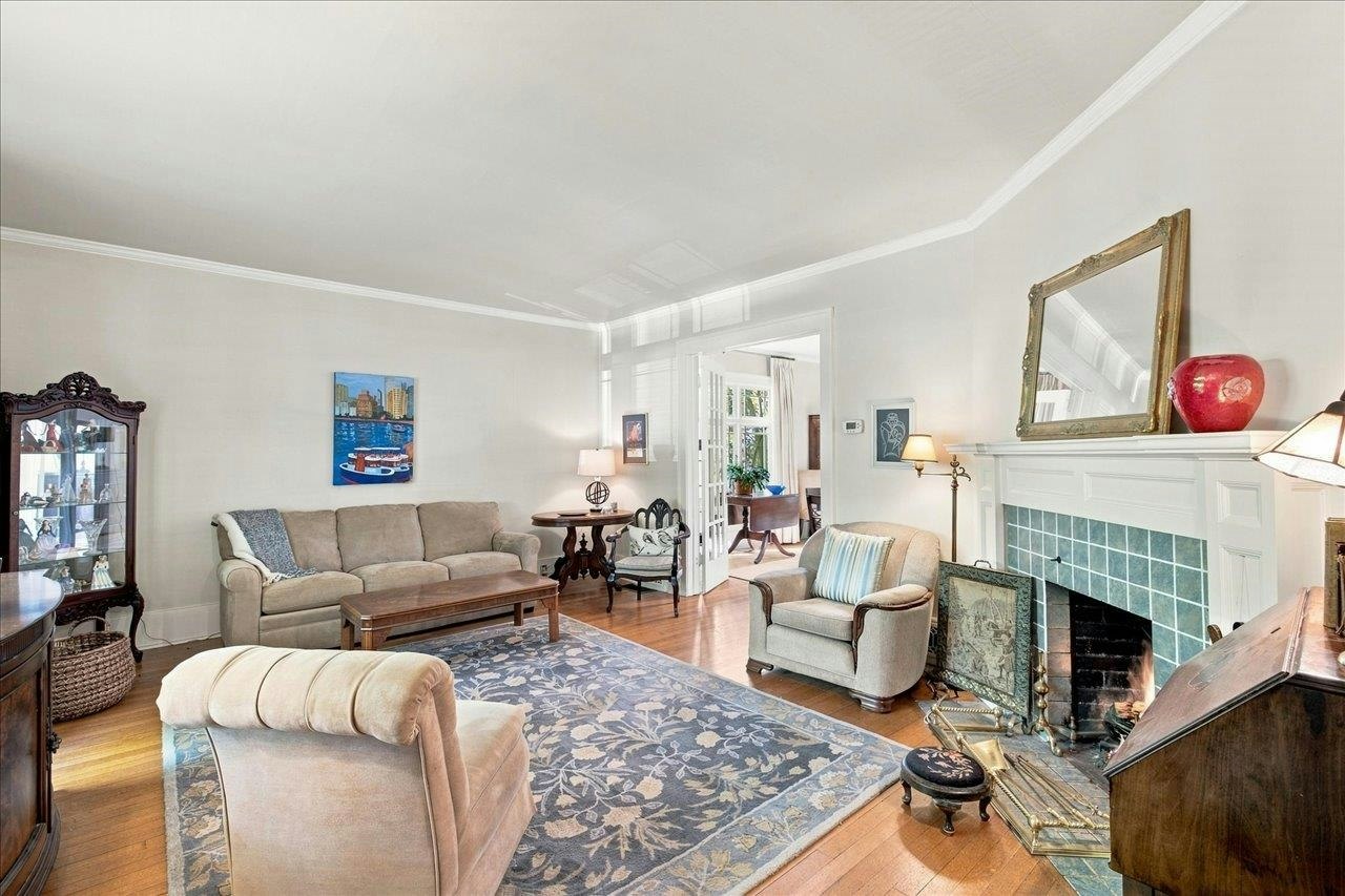 6048 Elm Street - 2