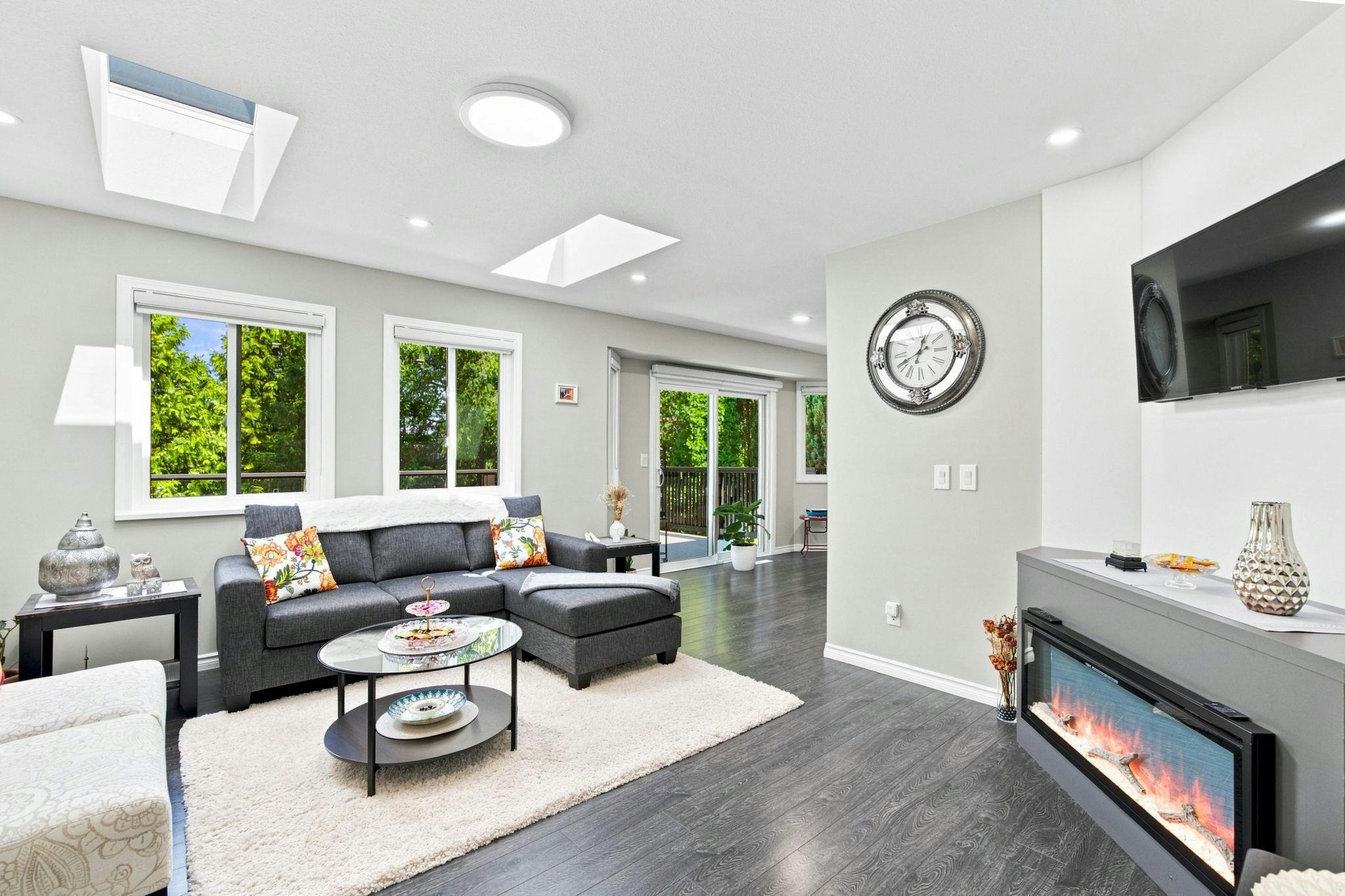 15311 28 Avenue - 4