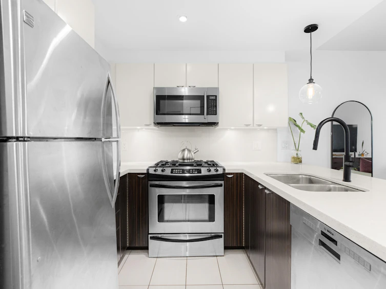 603-160 W 3rd Street, North Vancouver, BC, V7M 0A9 - 7