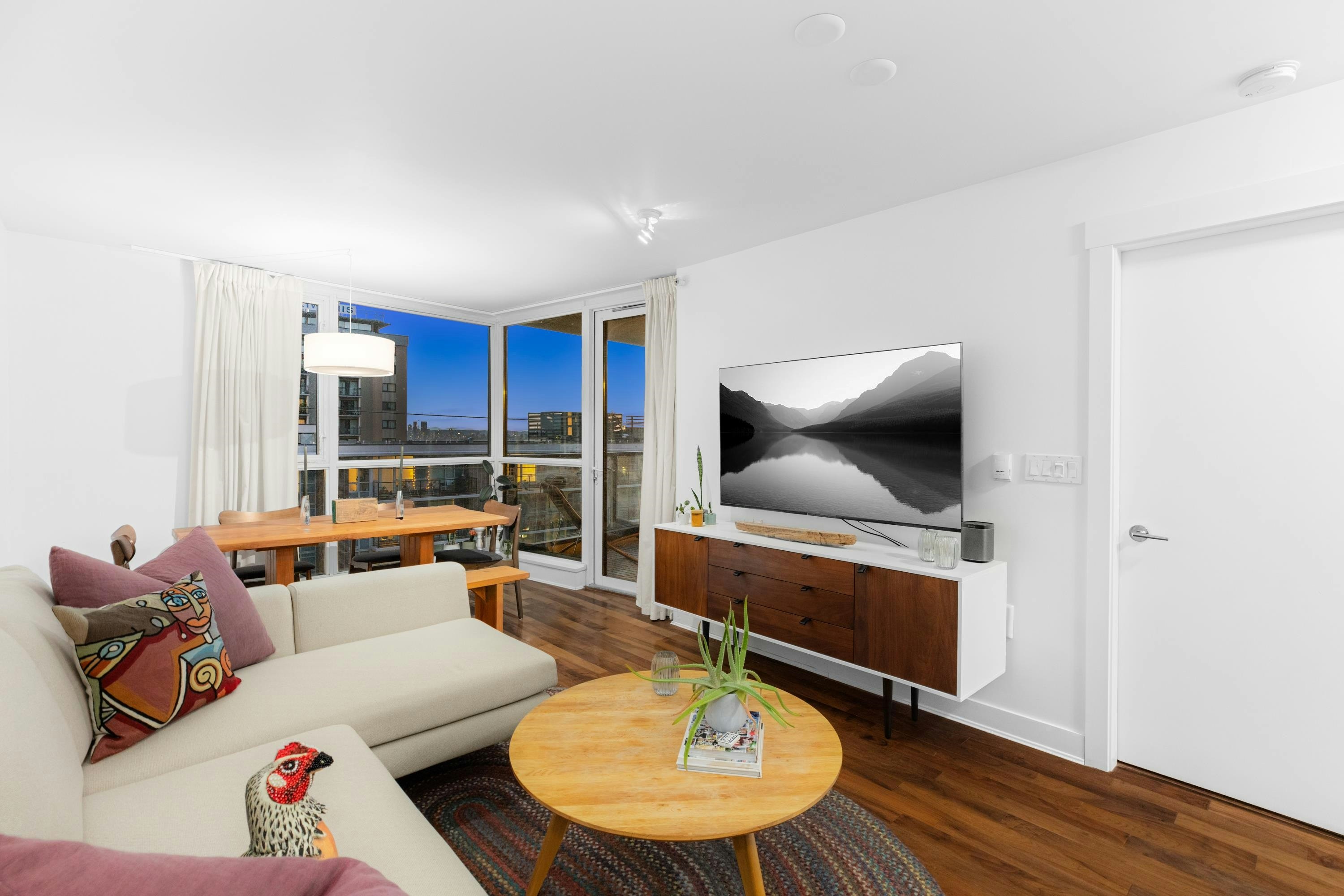 603-160 W 3rd Street, North Vancouver, BC, V7M 0A9 - 11