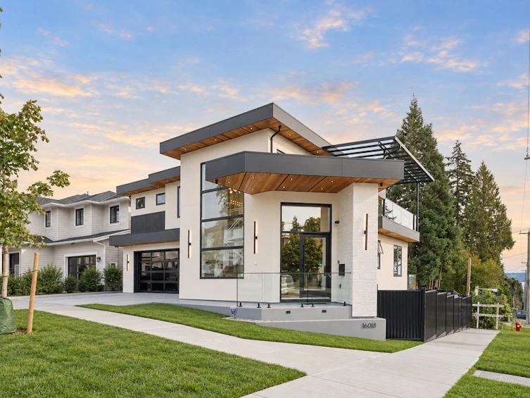 16018 9a Avenue, Surrey, BC, V4A 9A7 - 2