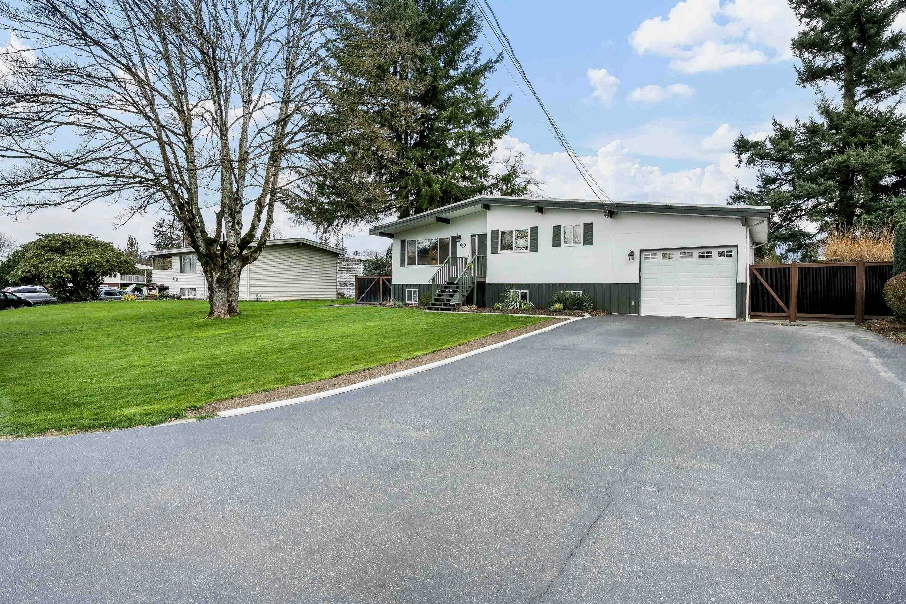6970 Centennial Drive, Chilliwack, BC, V2R 1J7 - 2