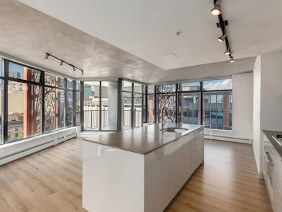 810-128 W Cordova Street - 2