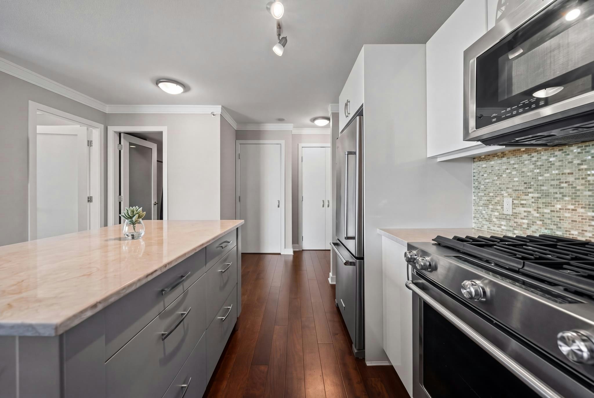 1404-155 W 1st Street, North Vancouver, BC, V7M 3N8 - 10