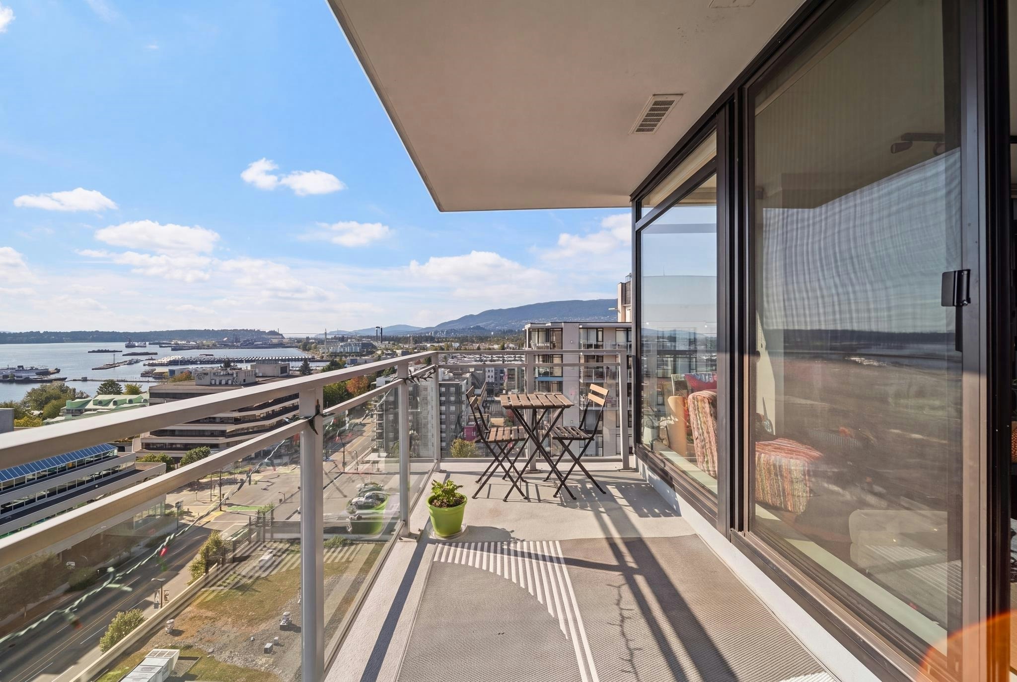 1404-155 W 1st Street, North Vancouver, BC, V7M 3N8 - 15
