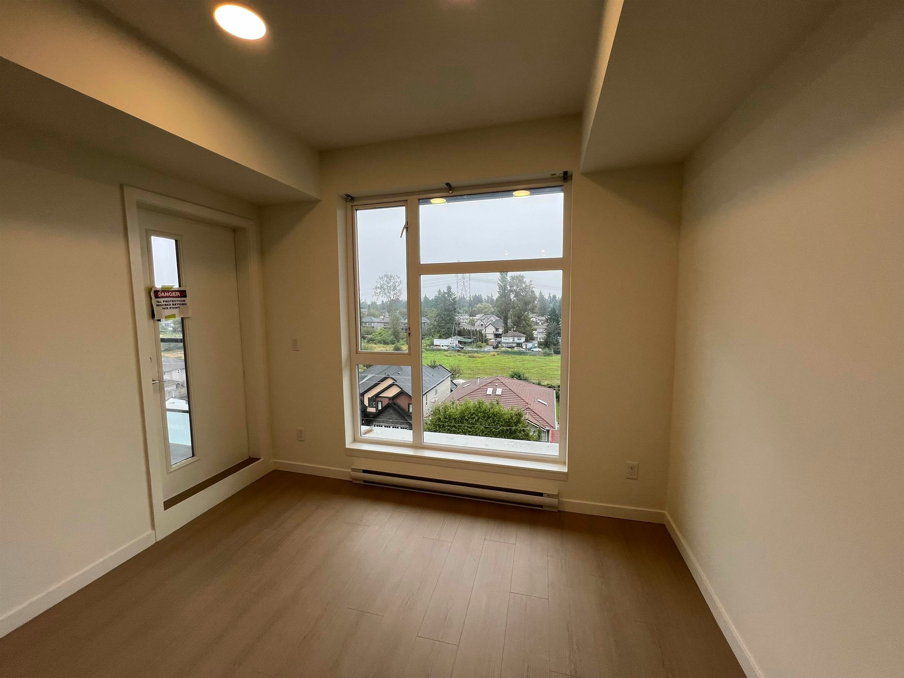 E609-10828 139a Street, Surrey, BC, V3R 0H3 - 4
