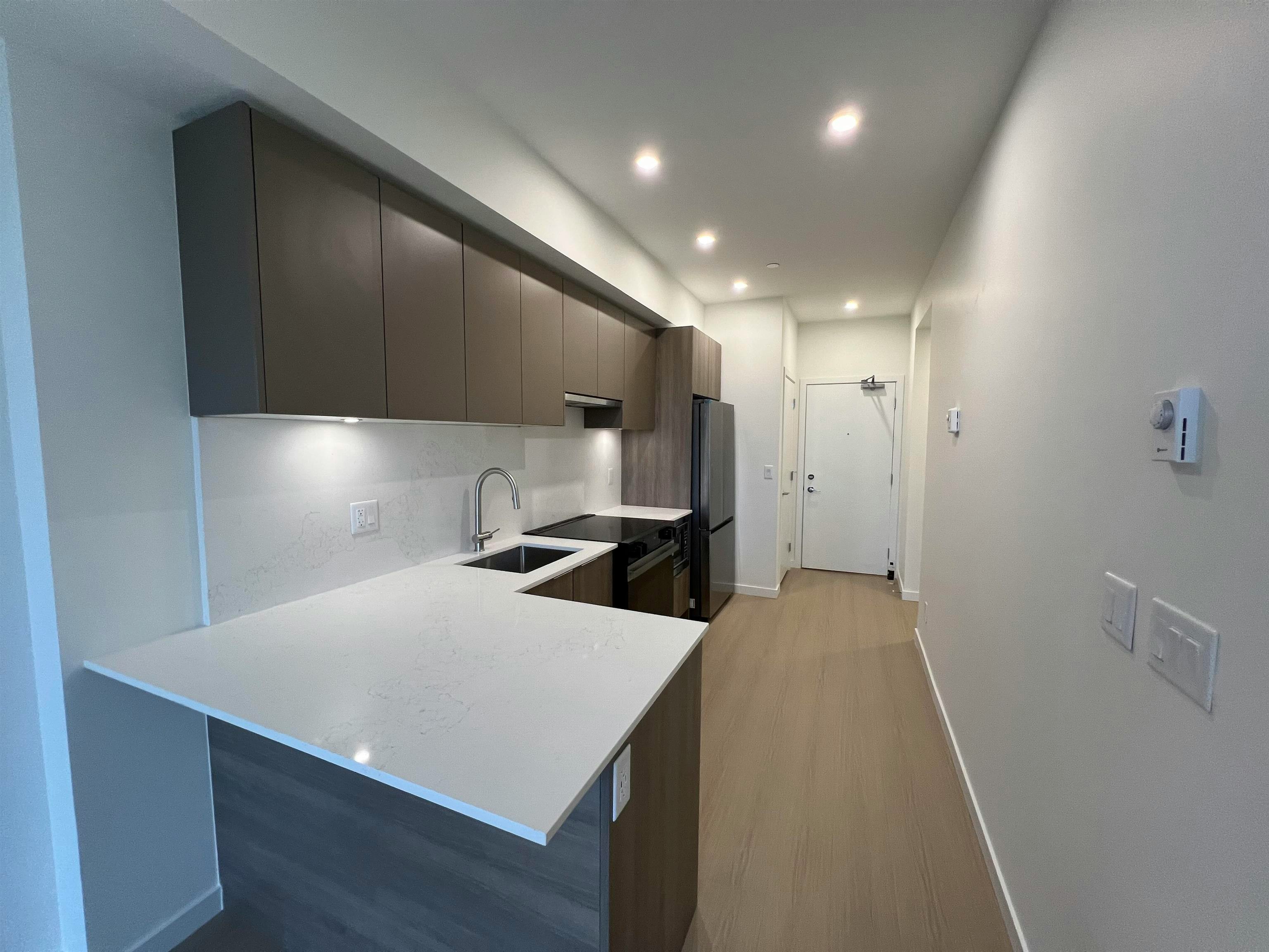 E609-10828 139a Street, Surrey, BC, V3R 0H3 - 8
