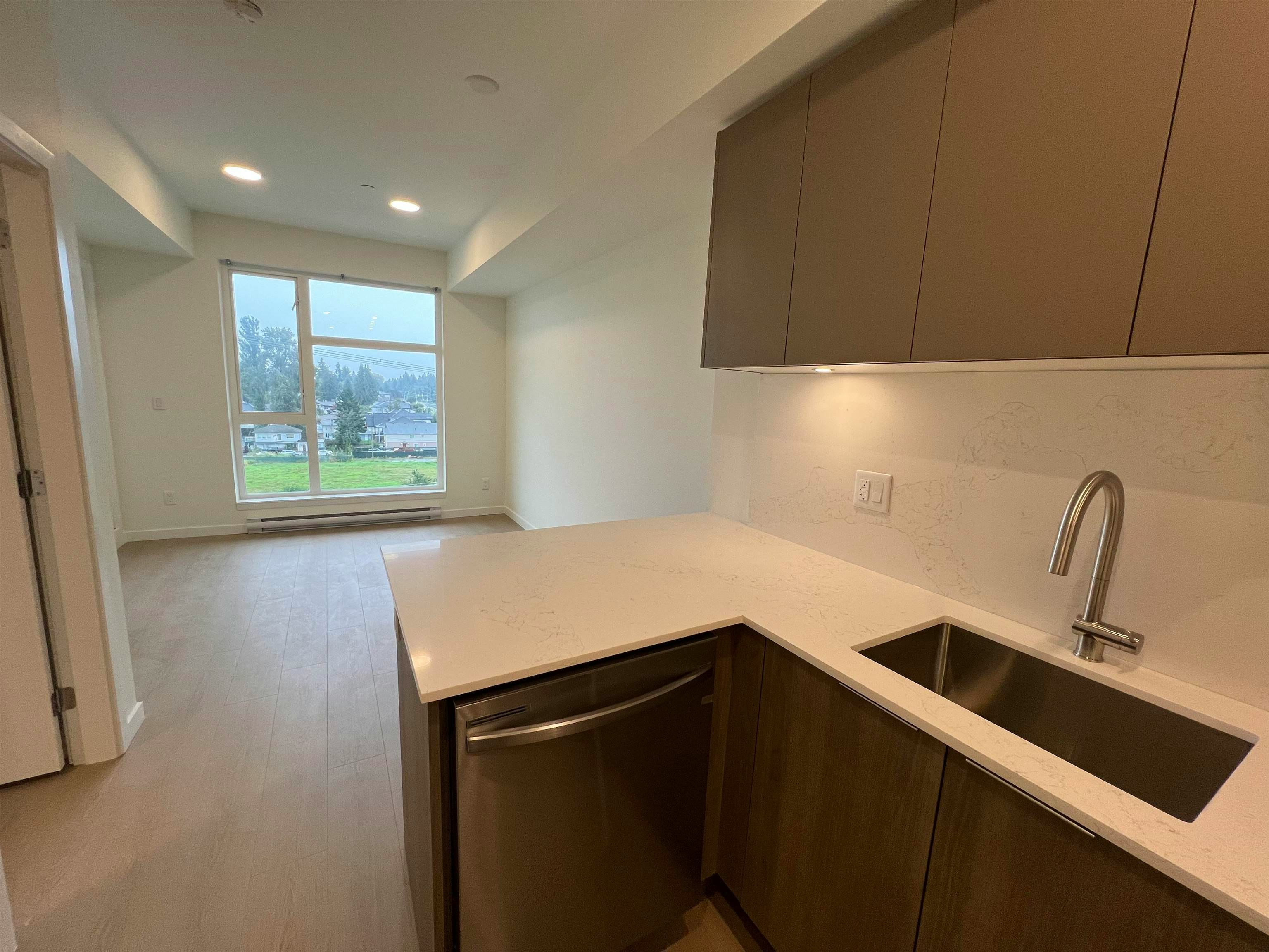 E609-10828 139a Street, Surrey, BC, V3R 0H3 - 6