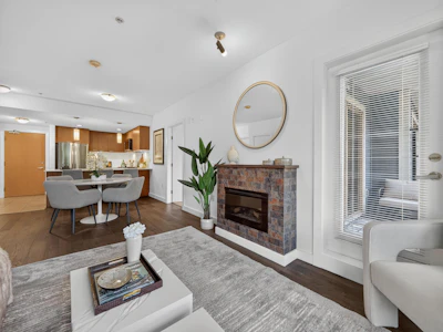 316-1330 Marine Drive - 4