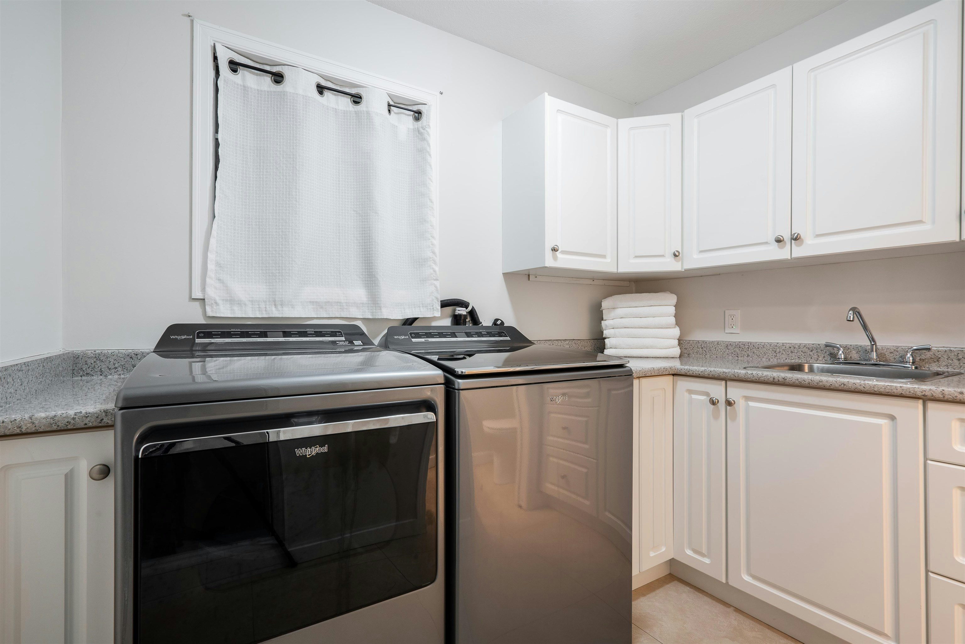 17470 28b Avenue, Surrey, BC, V3Z 0E7 - 32