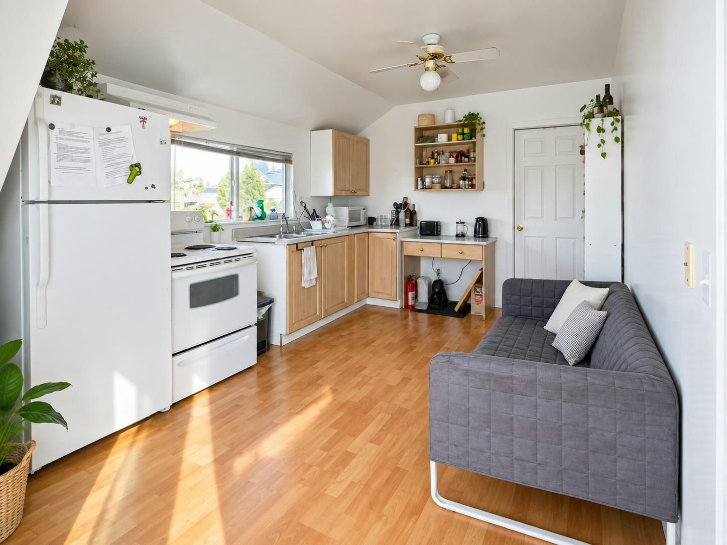 Top-4265 Slocan Street, Vancouver, BC, V5R 1Z2 - 2
