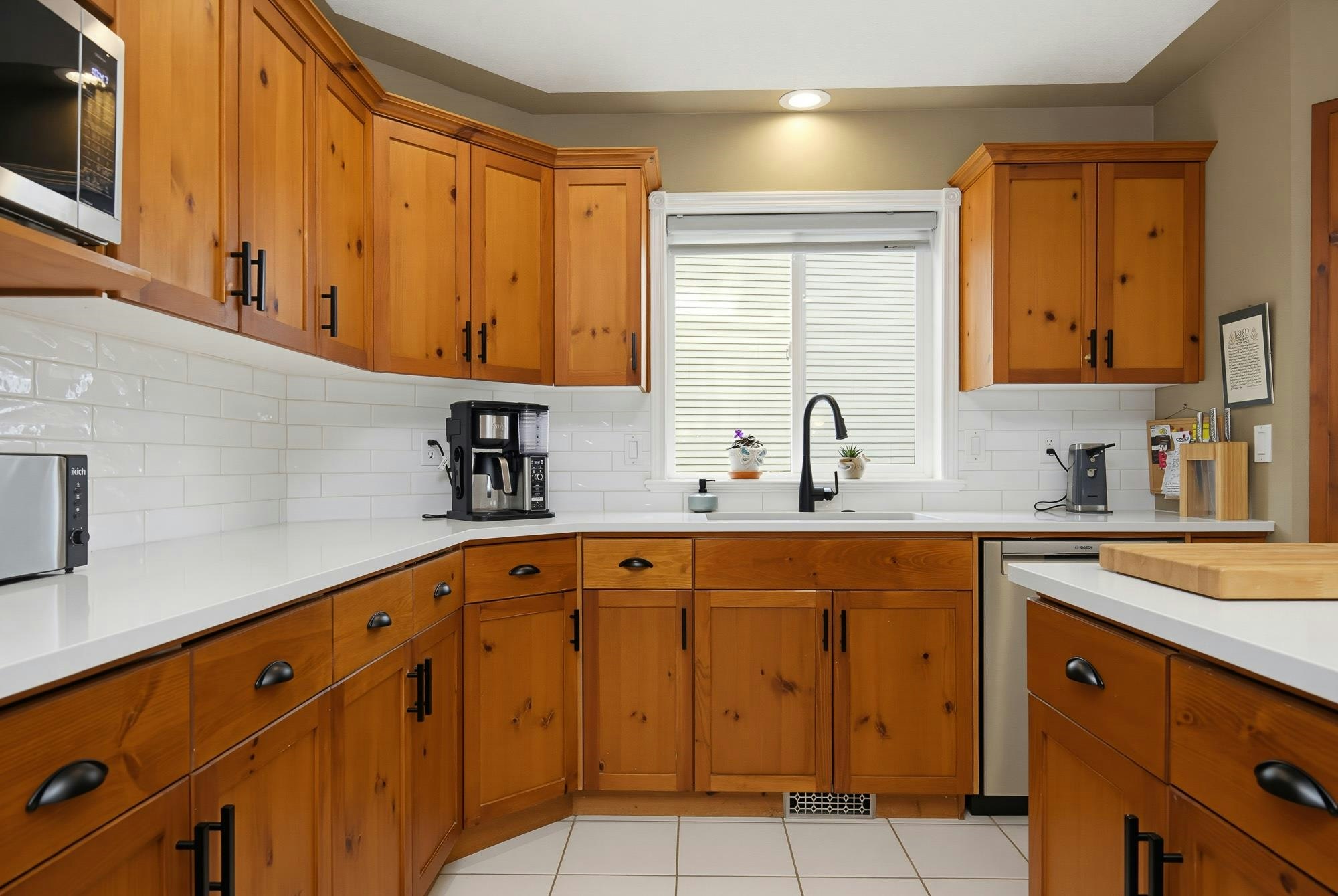 30585 Crestview Avenue, Abbotsford, BC, V2T 6V2 - 4