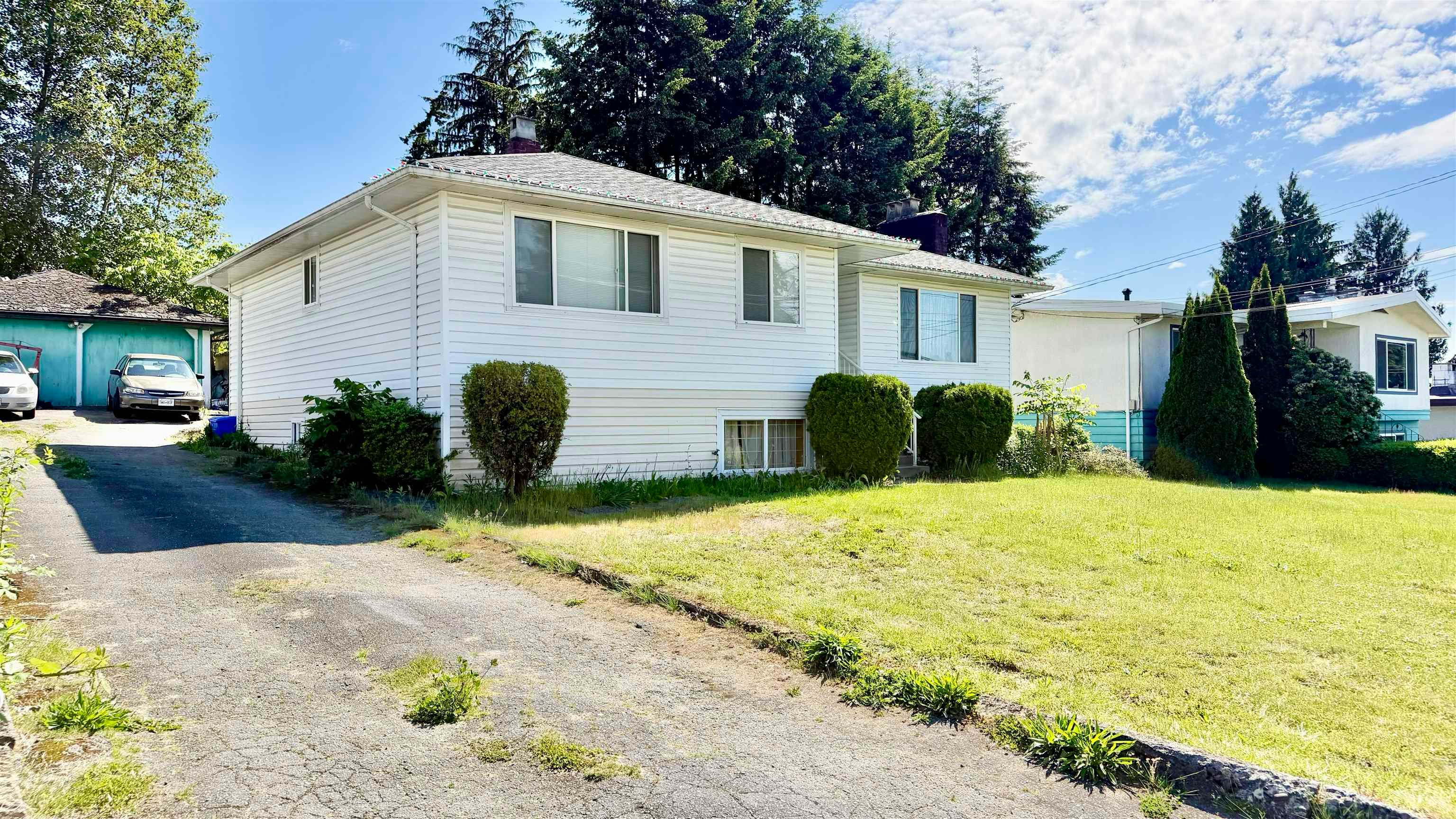 13688 113 Avenue, Surrey, BC, V3R 2J1