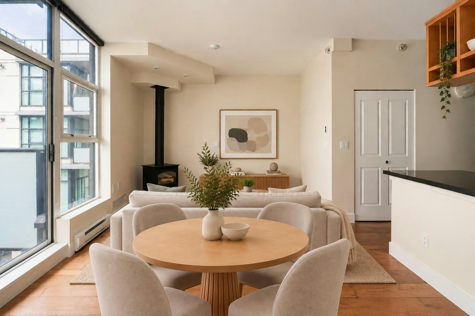 322-8988 Hudson Street - 4