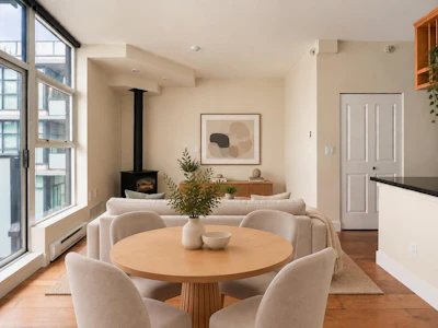 322-8988 Hudson Street - 4