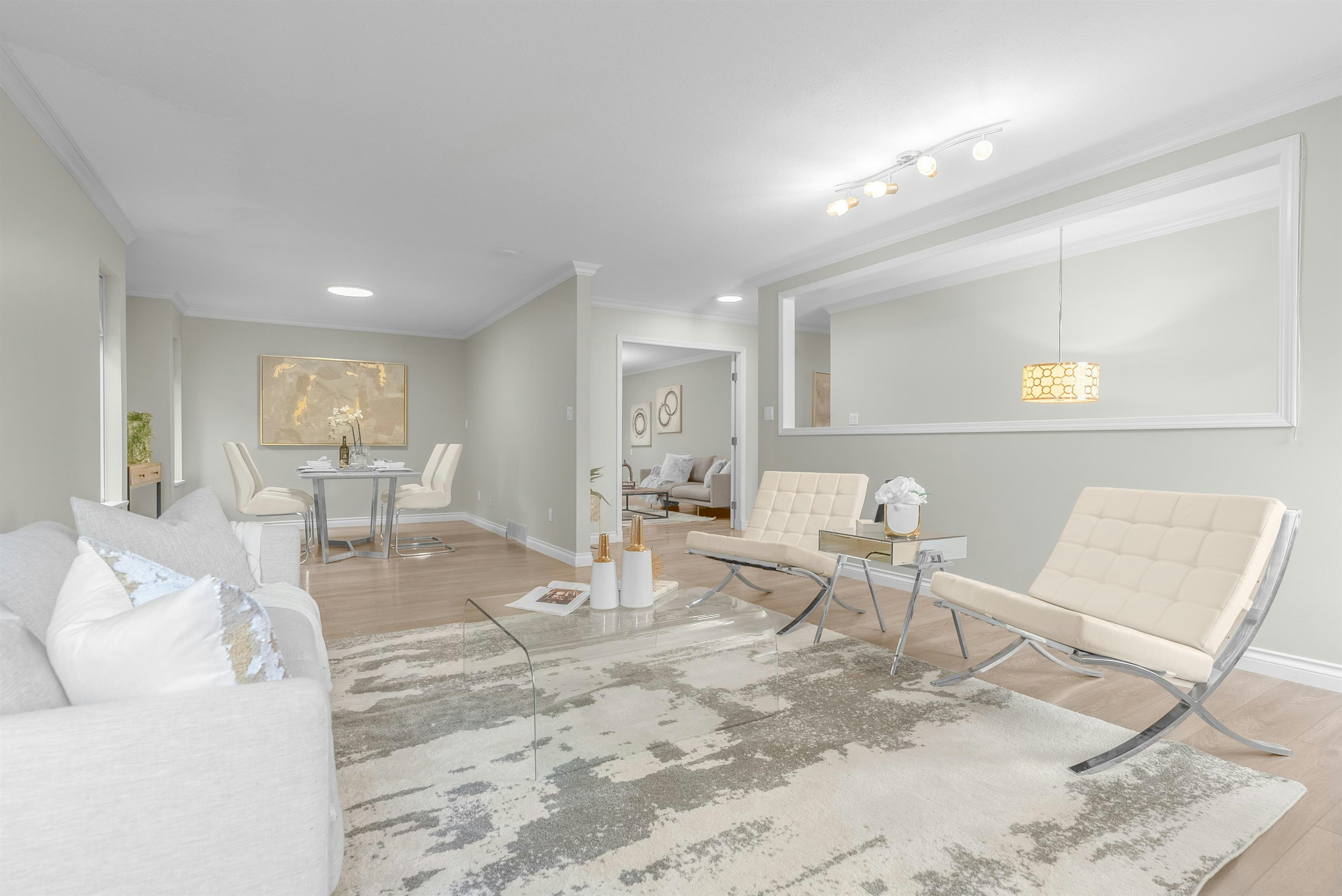 3595 Wellington Crescent - 3