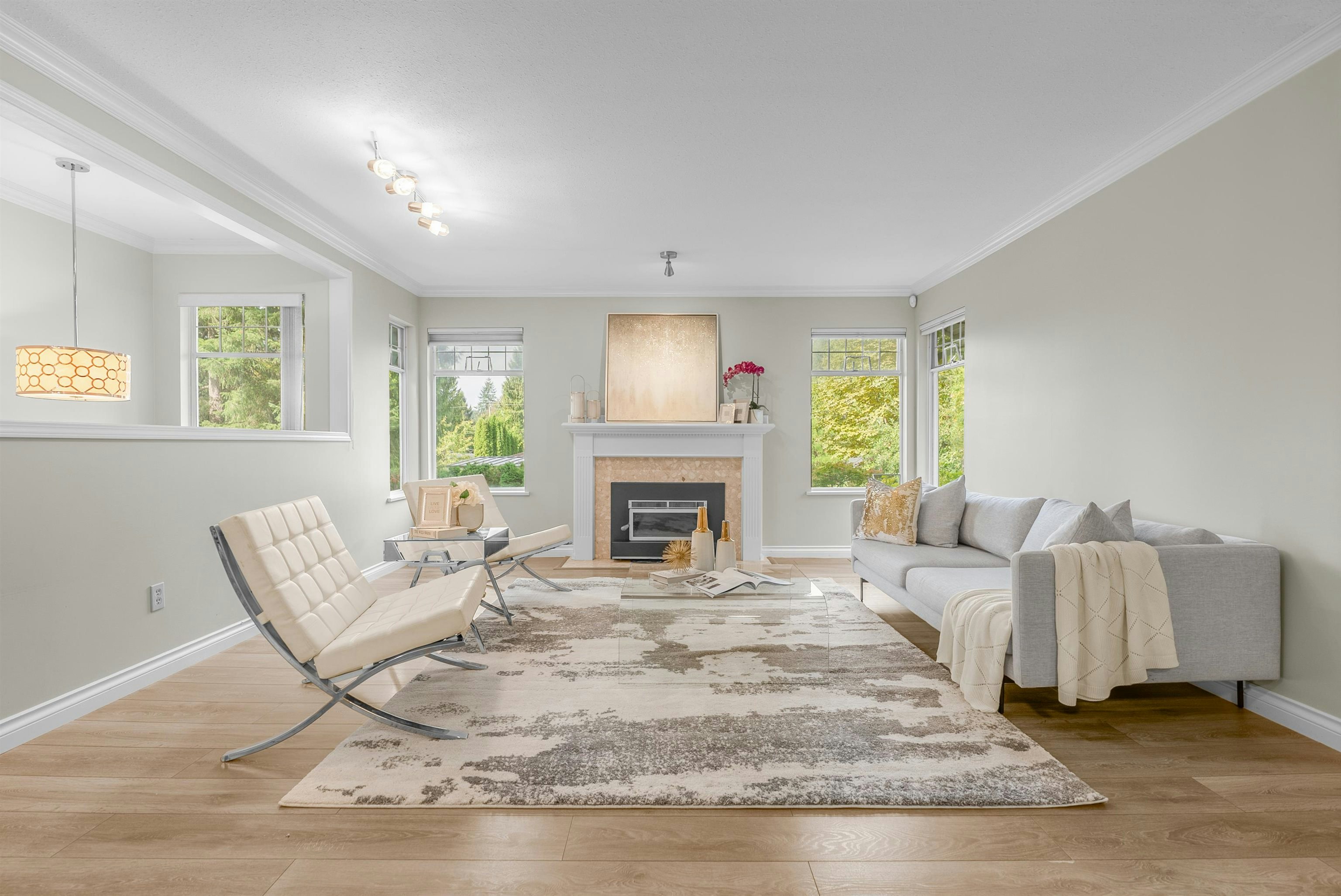 3595 Wellington Crescent - 2