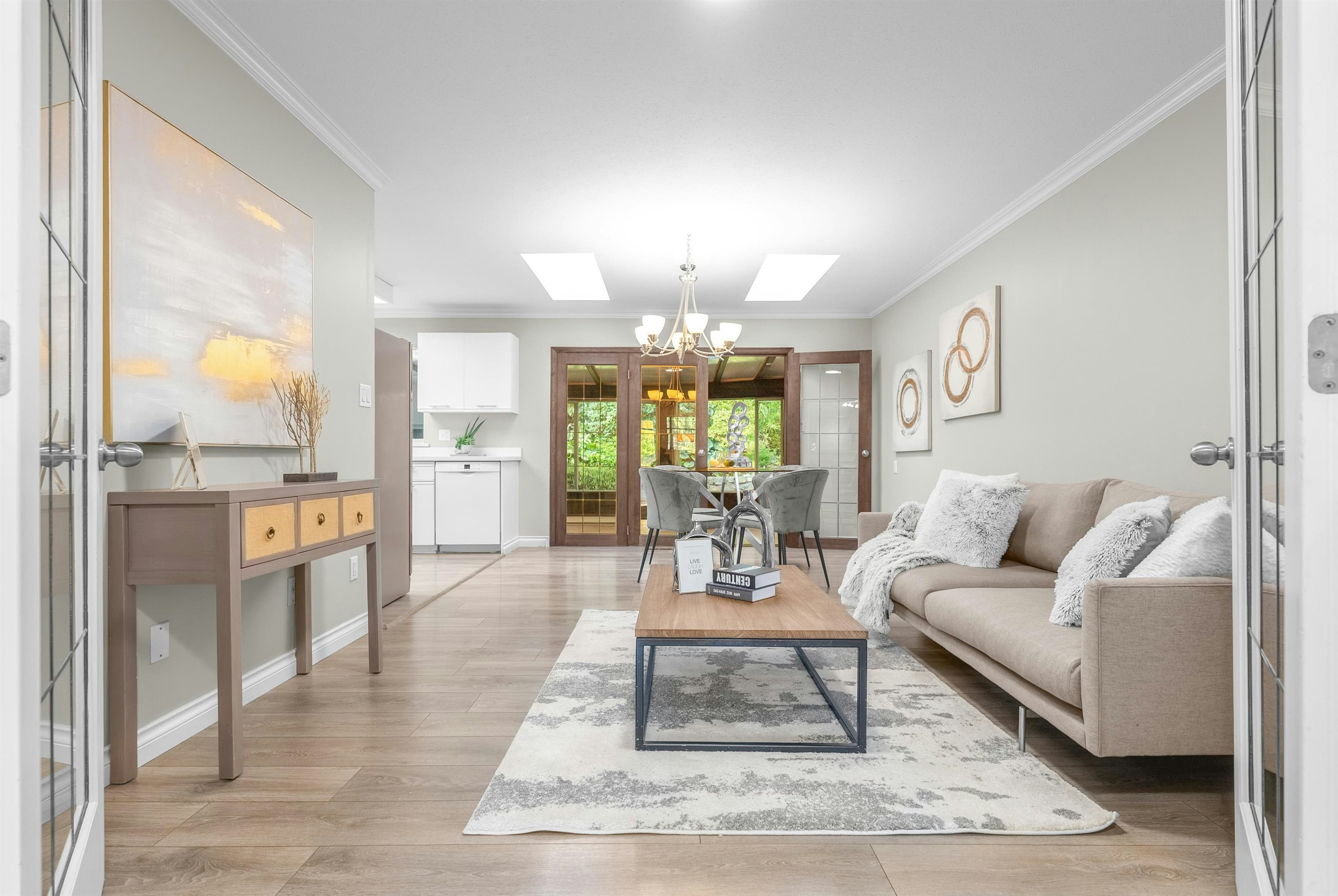 3595 Wellington Crescent - 5